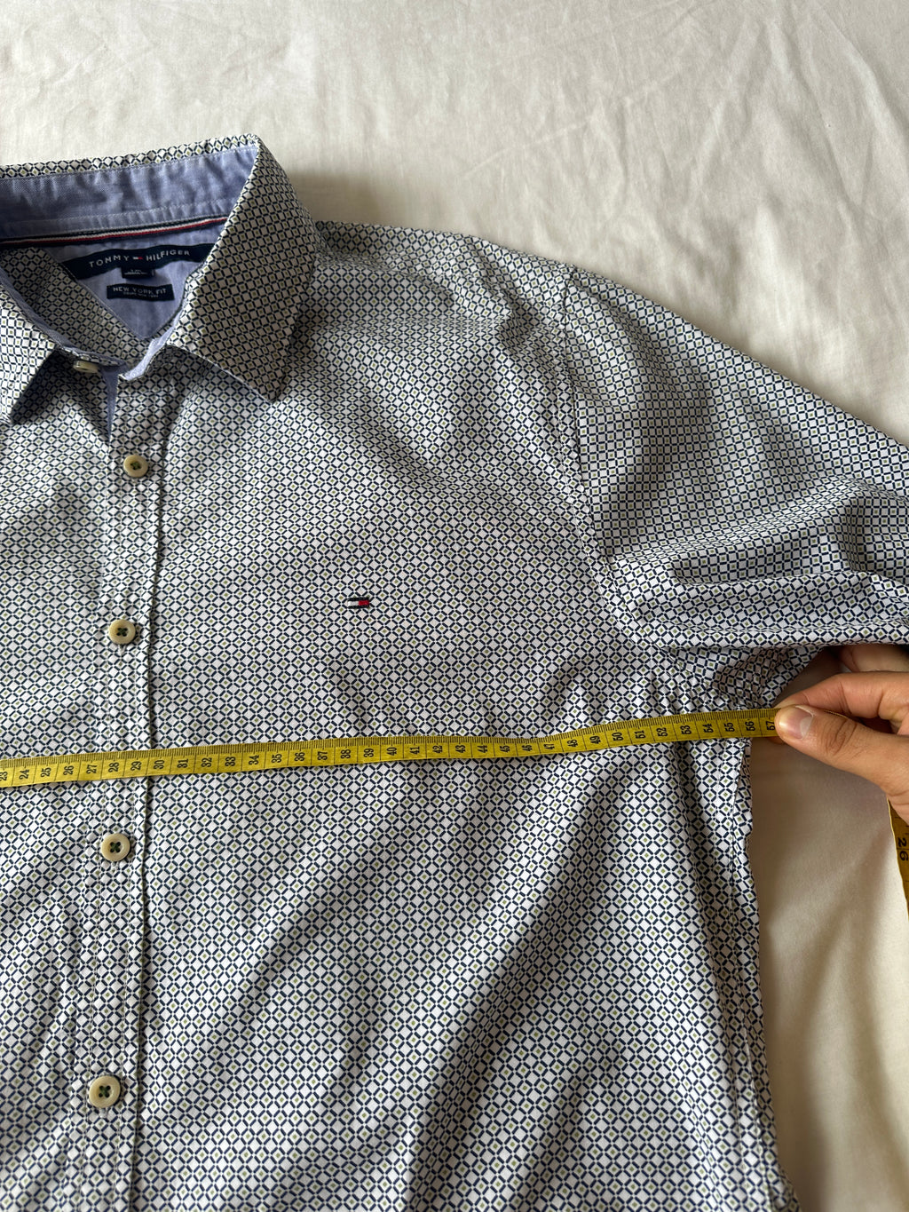 1. Tommy Hilfiger — Camisa, Talla L