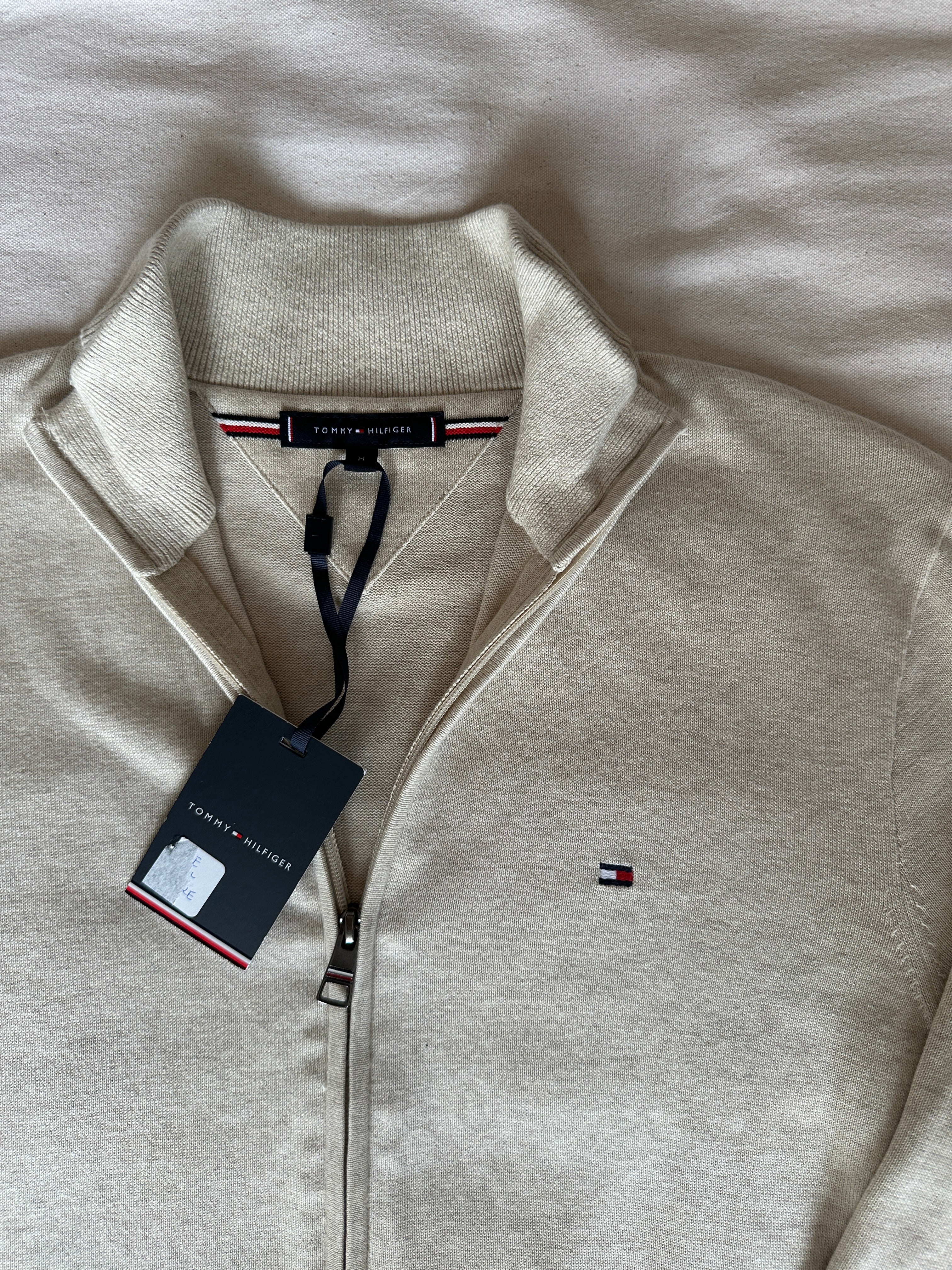 Tommy Hilfiger — Talla M