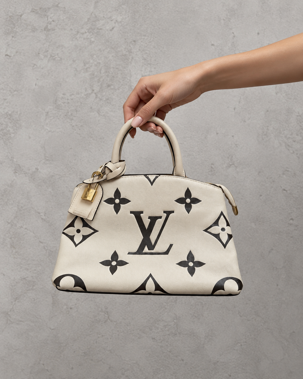 Louis Vuitton Petit Palais Handbag