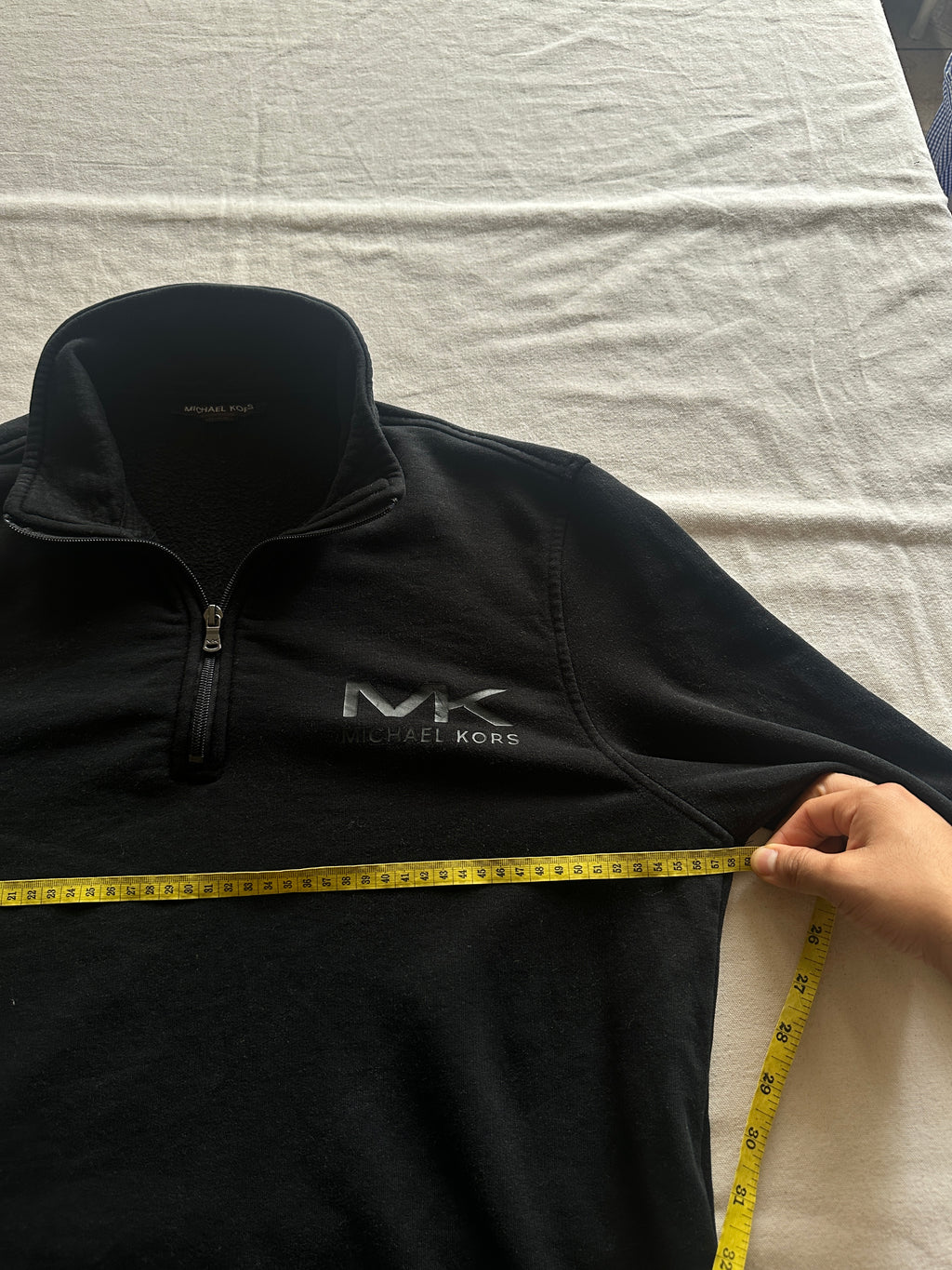 Michael Kors — Quarter Zip Negro, Talla M