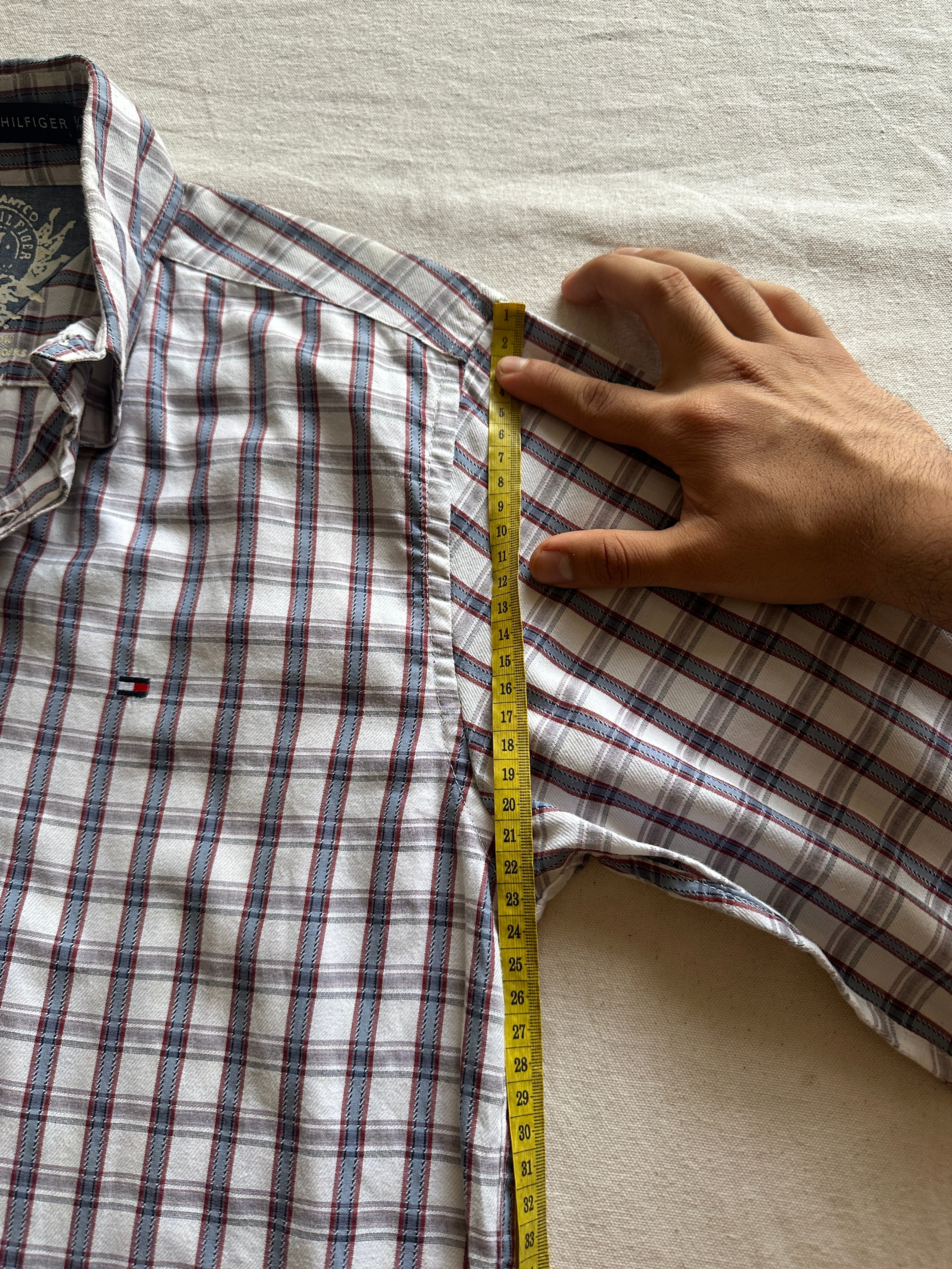 1. Tommy Hilfiger — Camisa Cuadros, Talla S