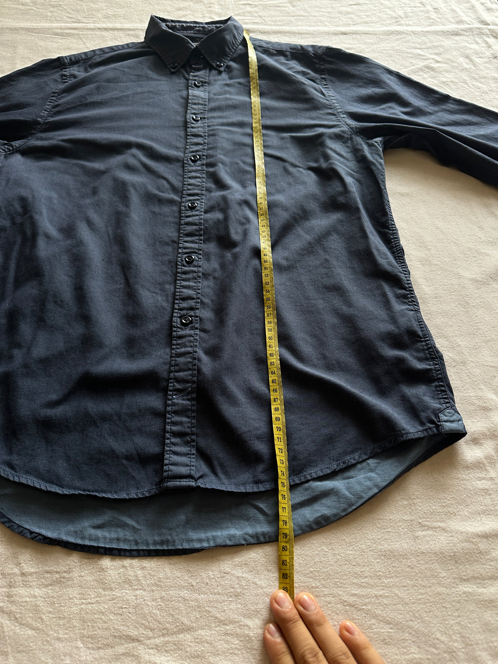 1. Tommy Hilfiger — Camisa Azul Oscuro, Talla M