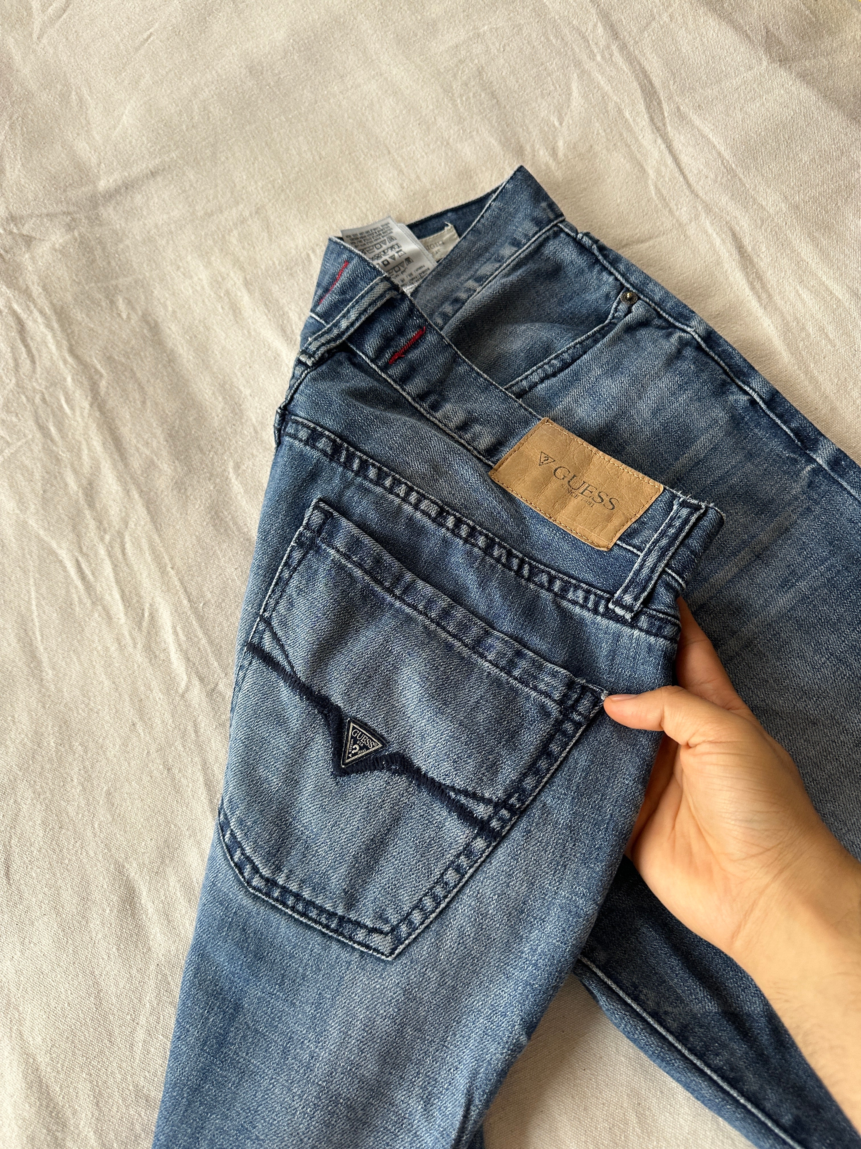 Guess — Slim Straight, Talla 34