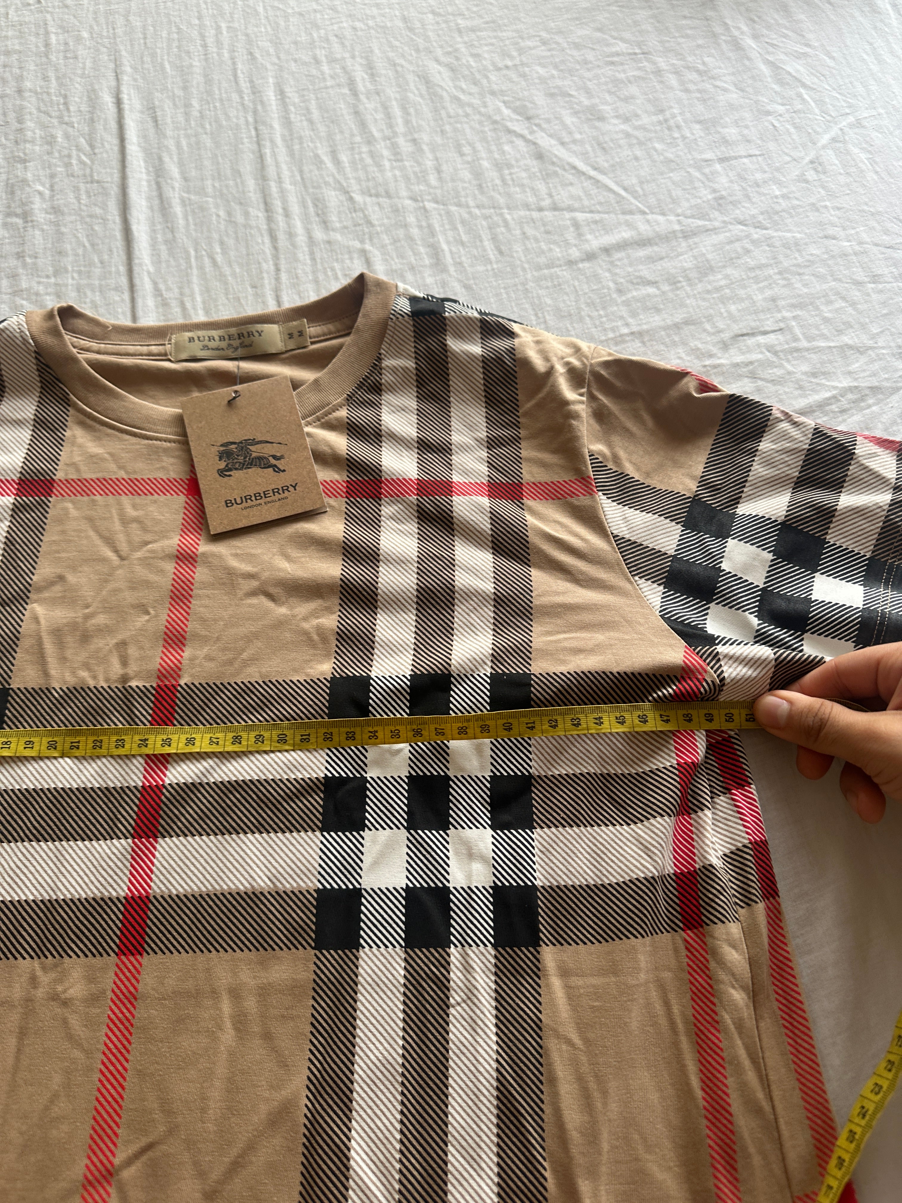 Burberry — Polo Beige, Talla M
