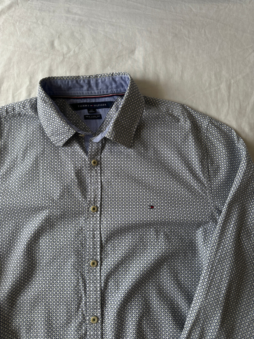 1. Tommy Hilfiger — Camisa, Talla L