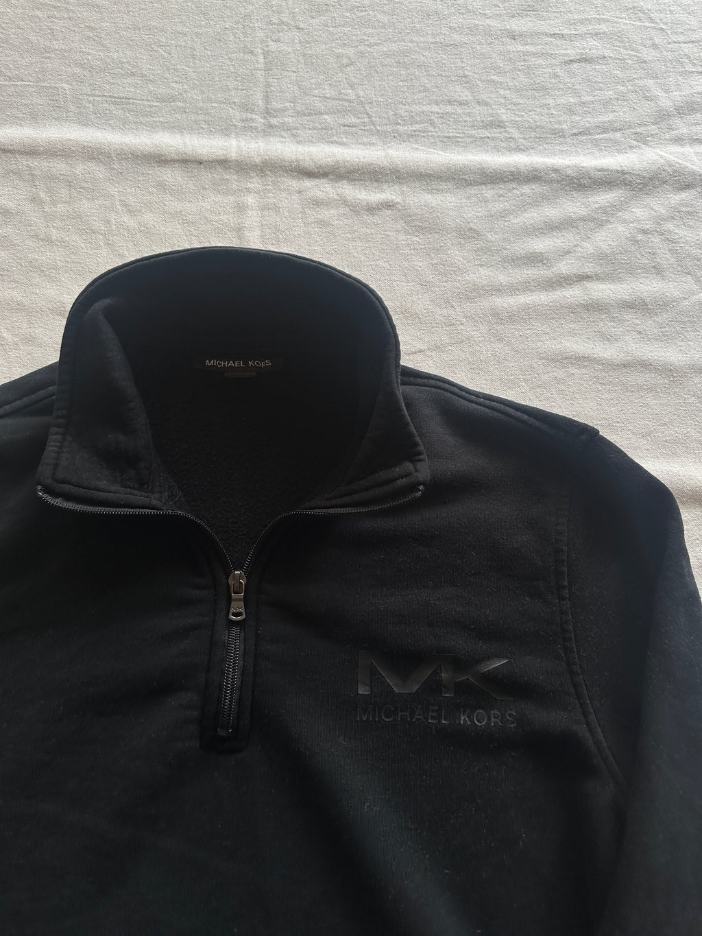 Michael Kors — Quarter Zip Negro, Talla M