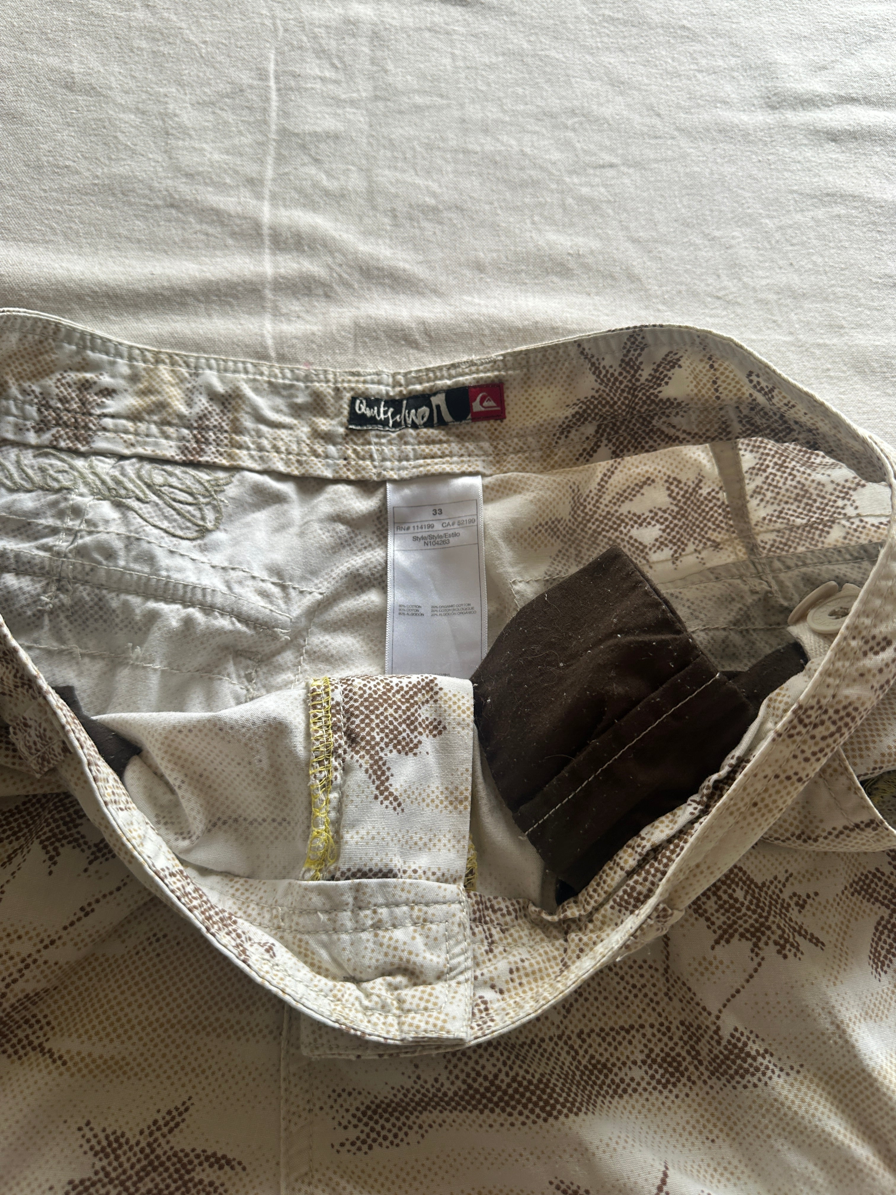 Quiksilver — Short Cargo Camu, Talla 33