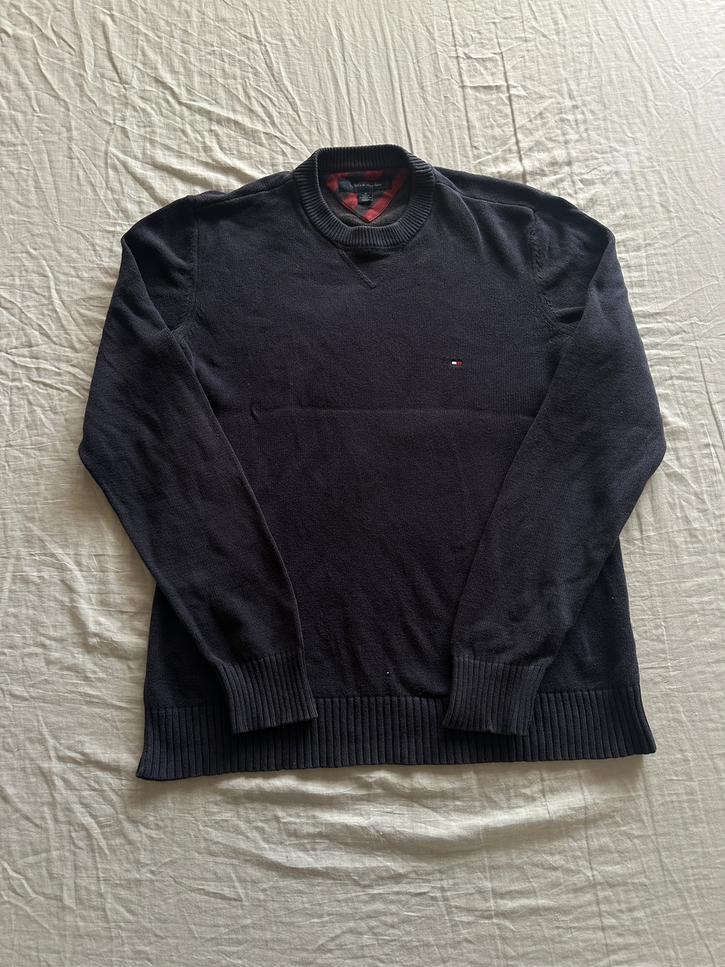 1. Tommy Hilfiger — Sweater Negro, Talla M