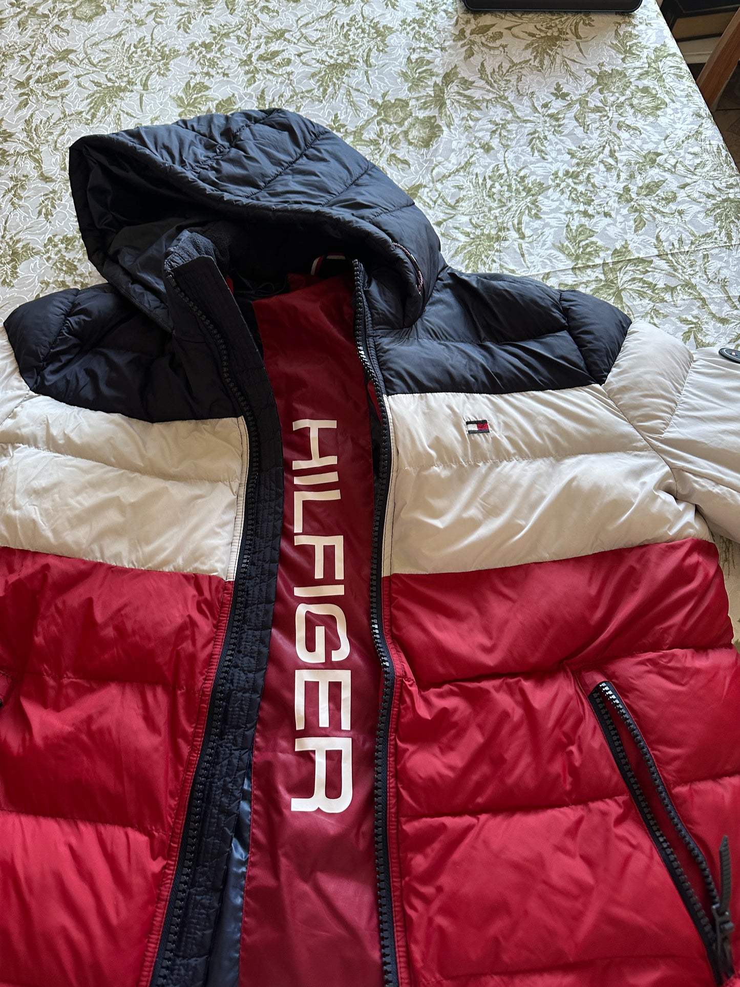 Tommy Hilfiger - L