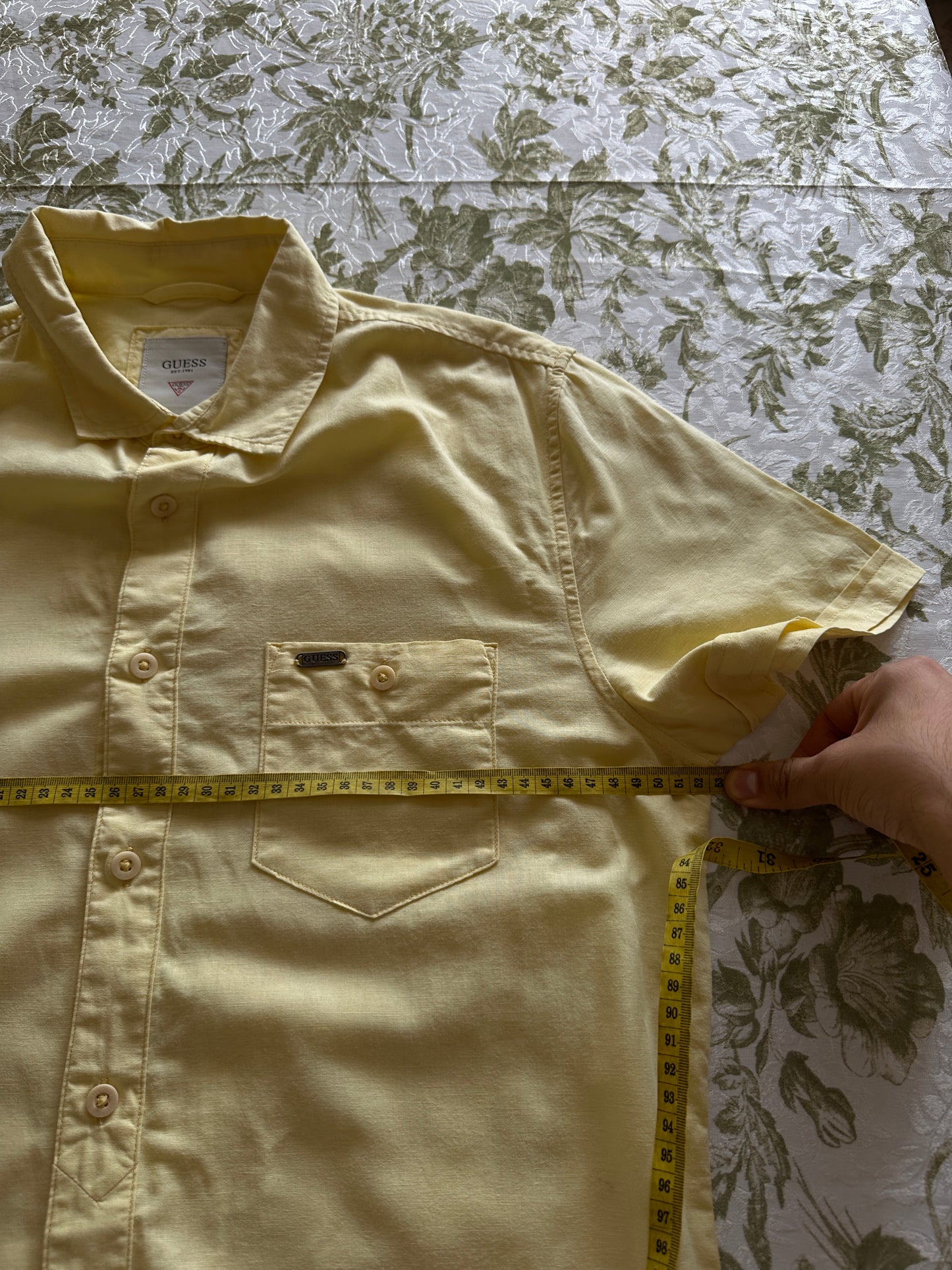 Guess - M