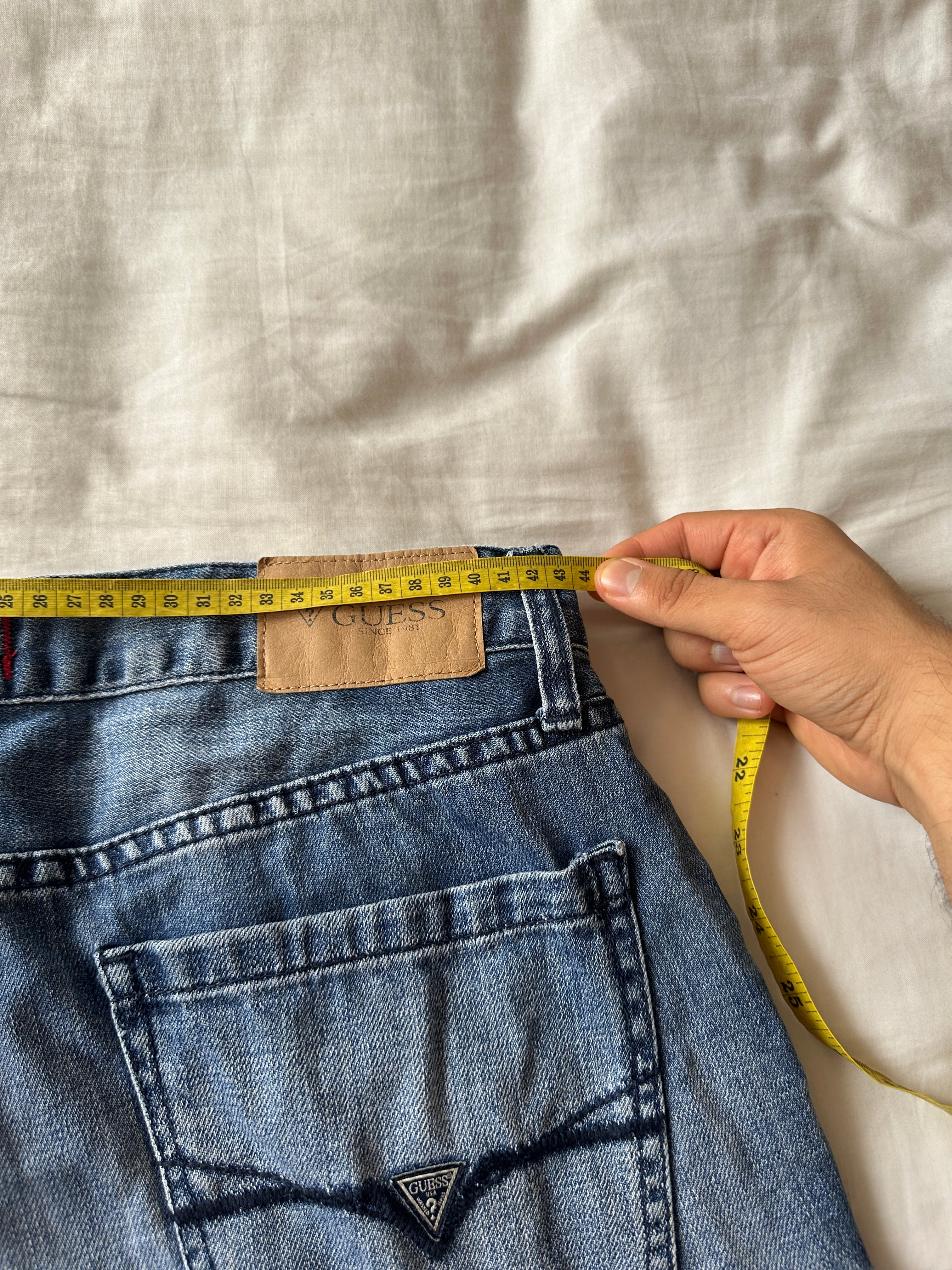 Guess — Jean Slimfit, Talla 34