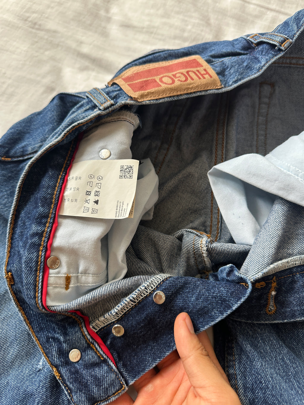 Hugo Boss — Denim Short, Talla 34