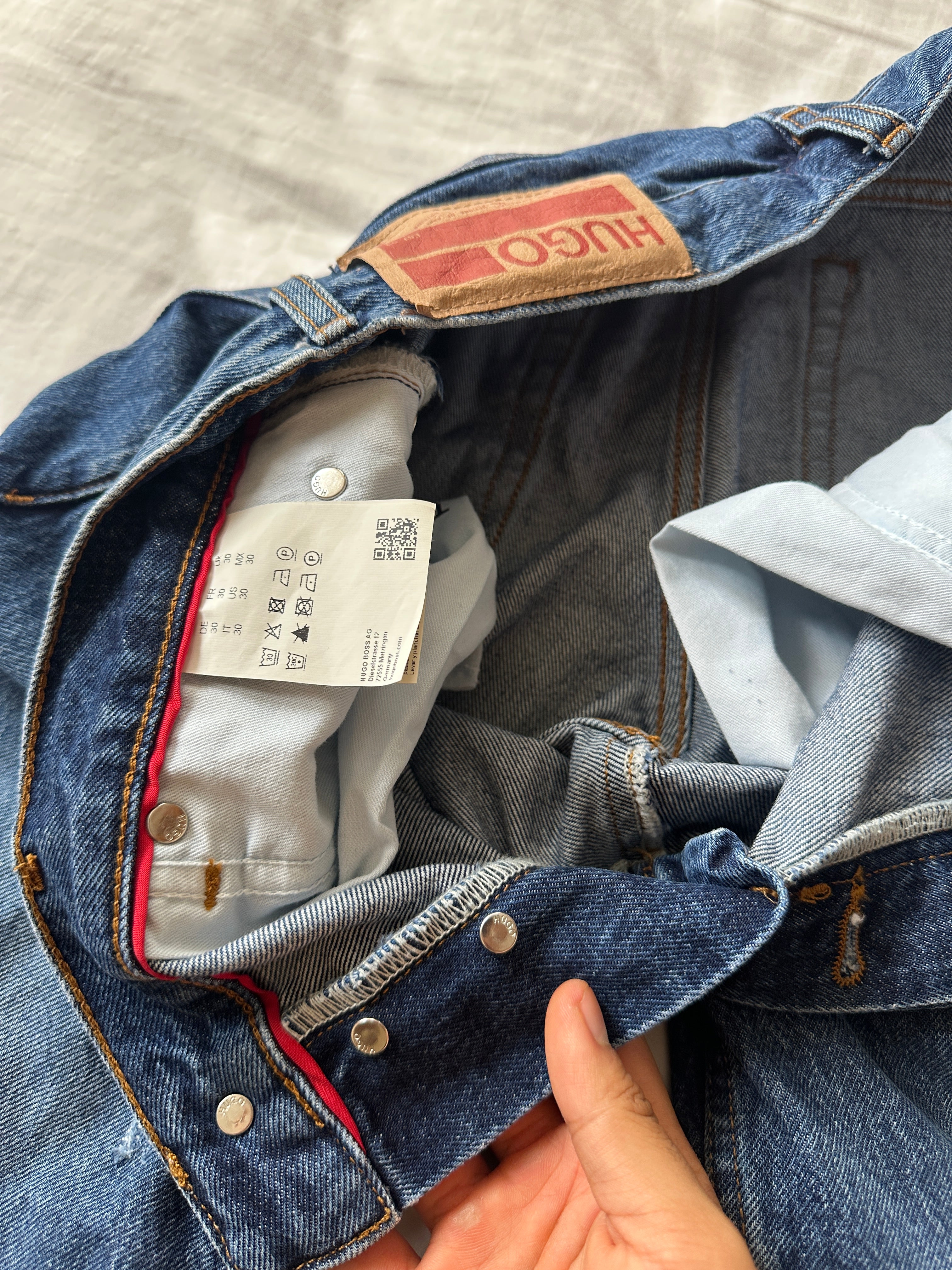 Hugo Boss — Denim Short, Talla 34