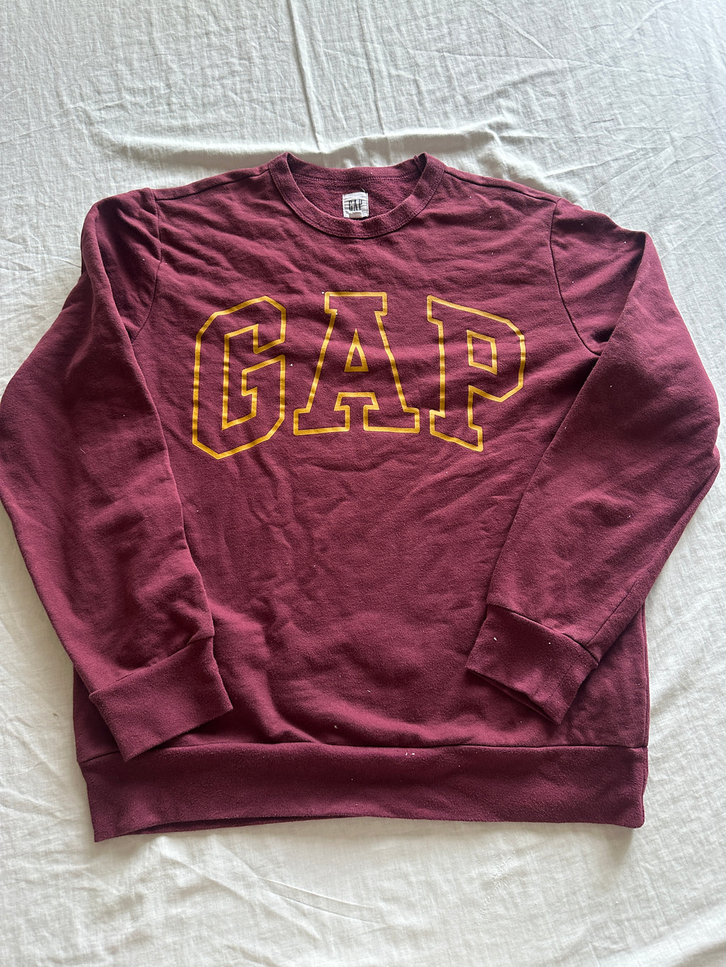 GAP — Crewneck Guinda, Talla M