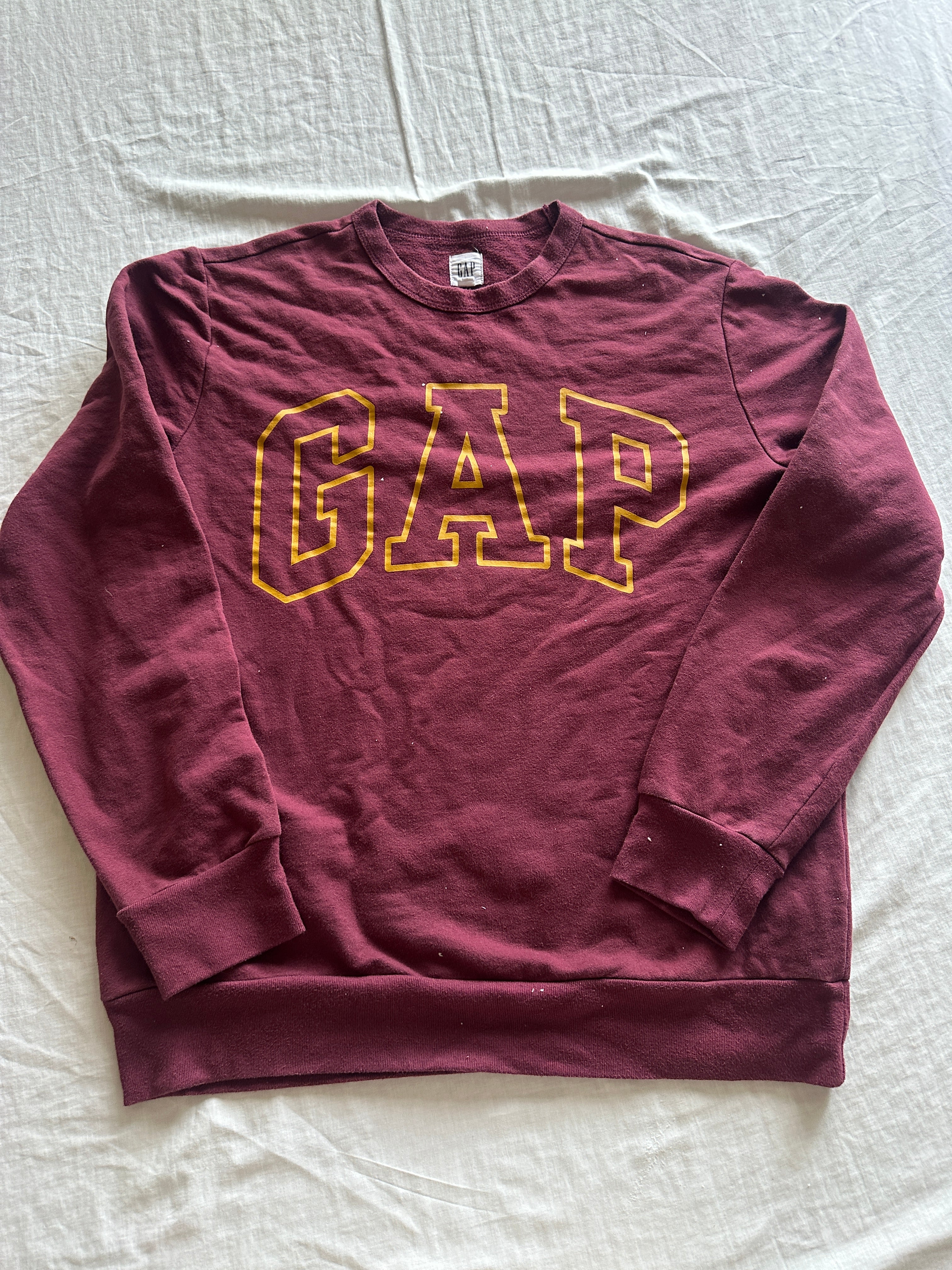 GAP — Crewneck Guinda, Talla M