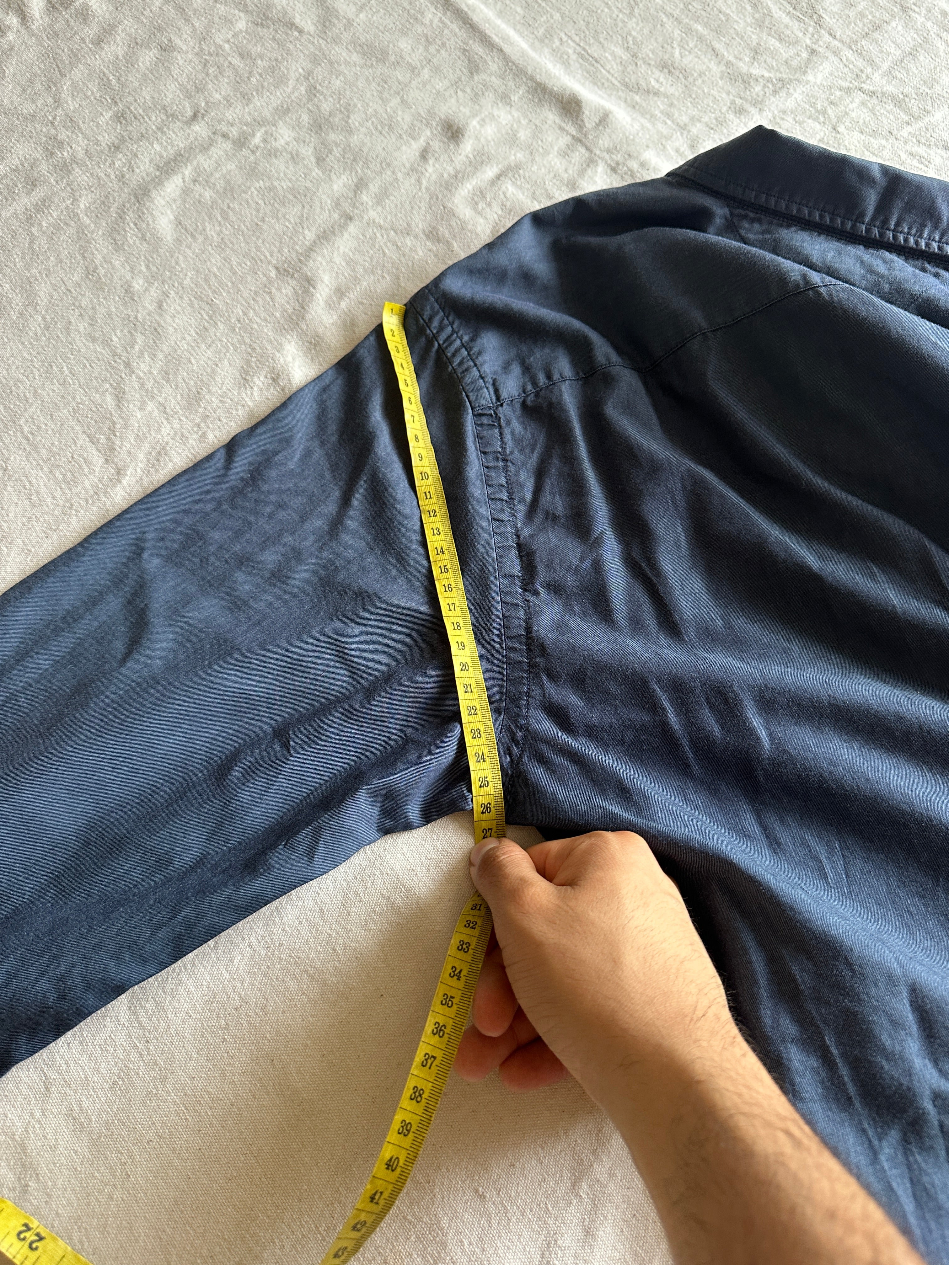 1. Tommy Hilfiger — Camisa Azul Oscuro, Talla M