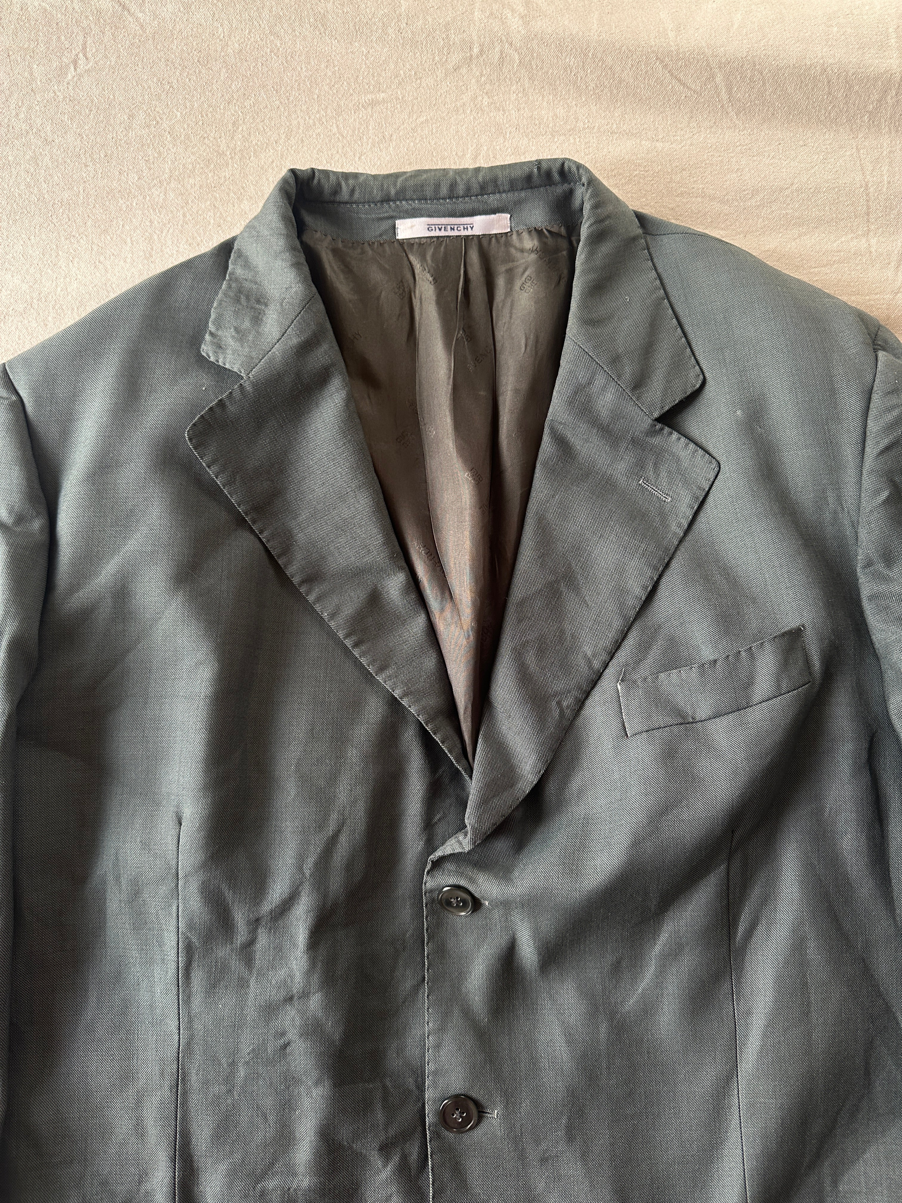 Givenchy — Terno, Talla XL