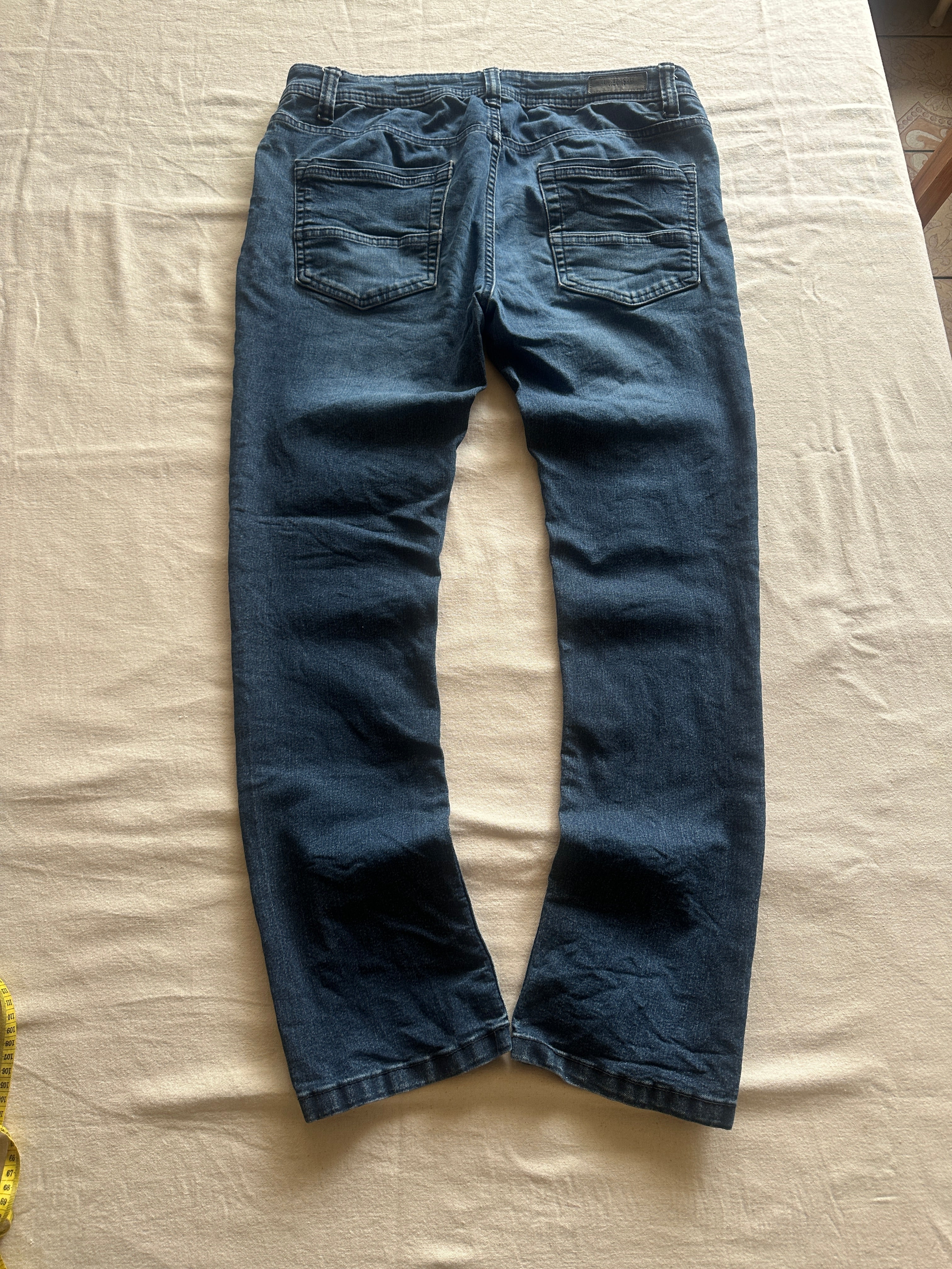 Kenneth Cole — Jean Slimfit, Talla 32