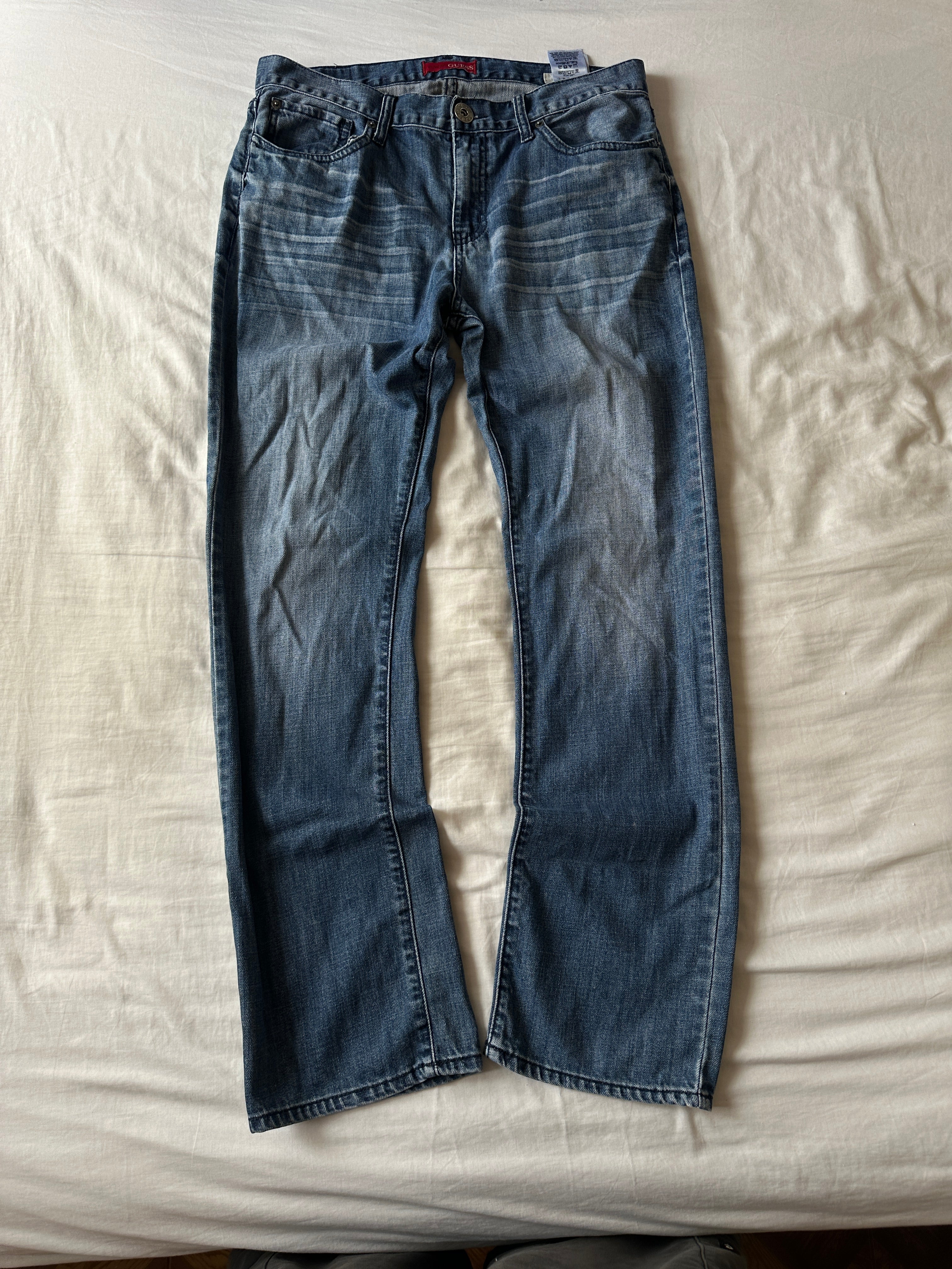 Guess — Jean Slimfit, Talla 34