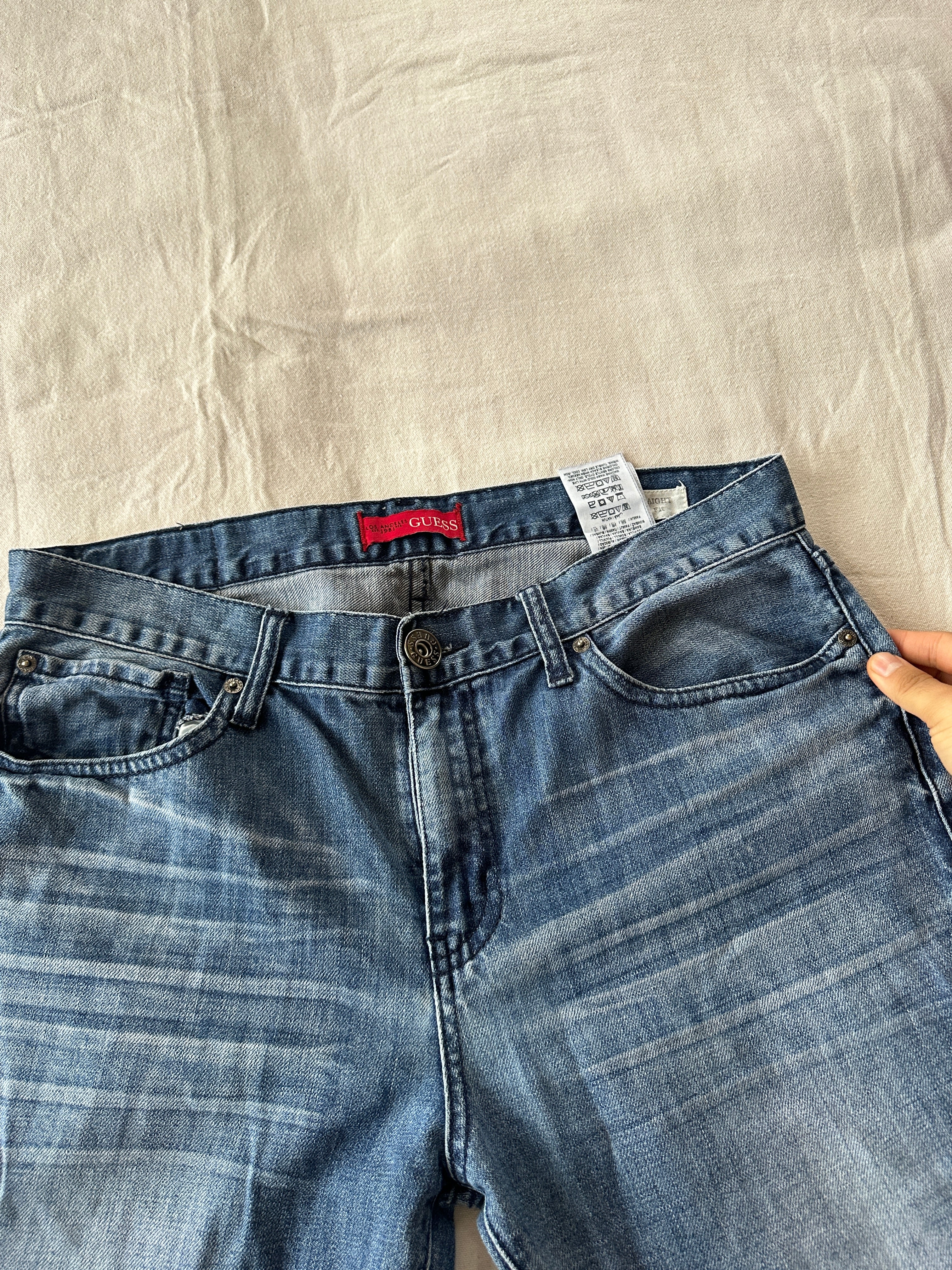 Guess — Slim Straight, Talla 34