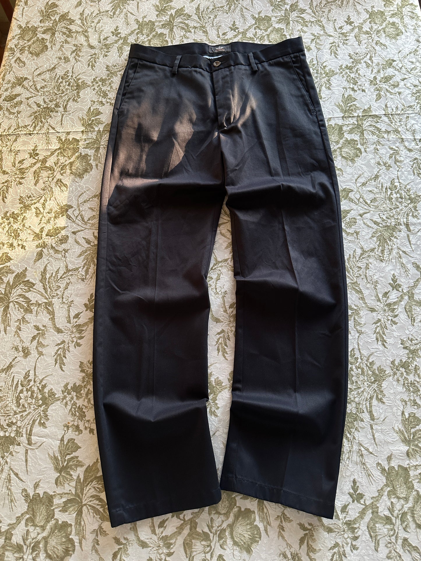 Dockers - T33