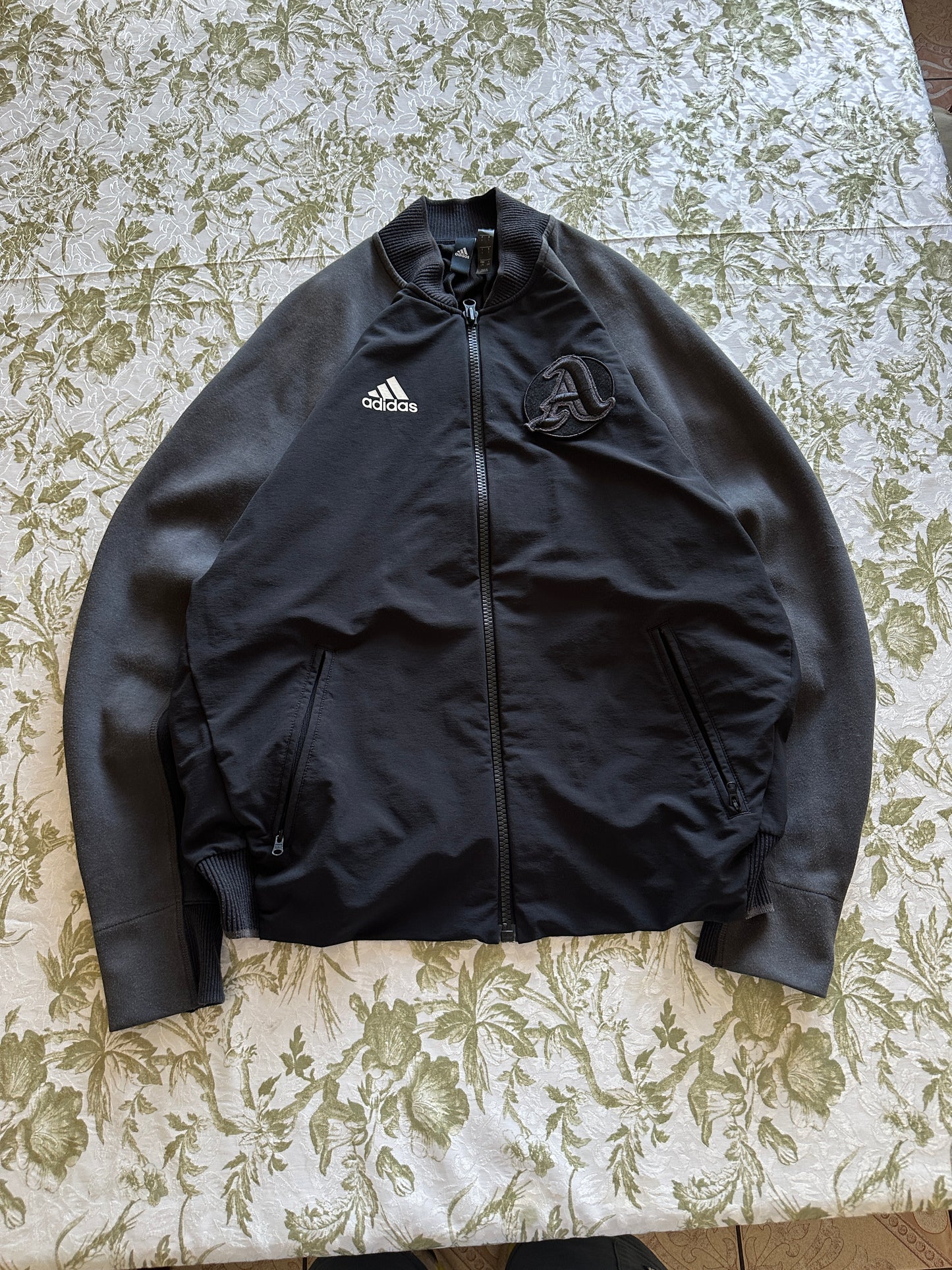Adidas - L