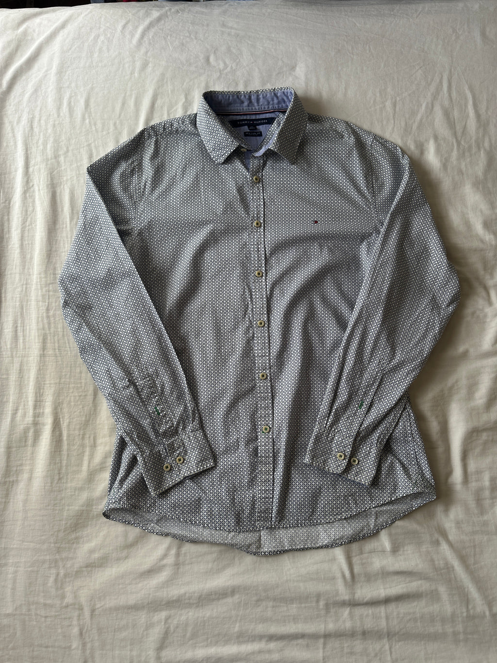 1. Tommy Hilfiger — Camisa, Talla L