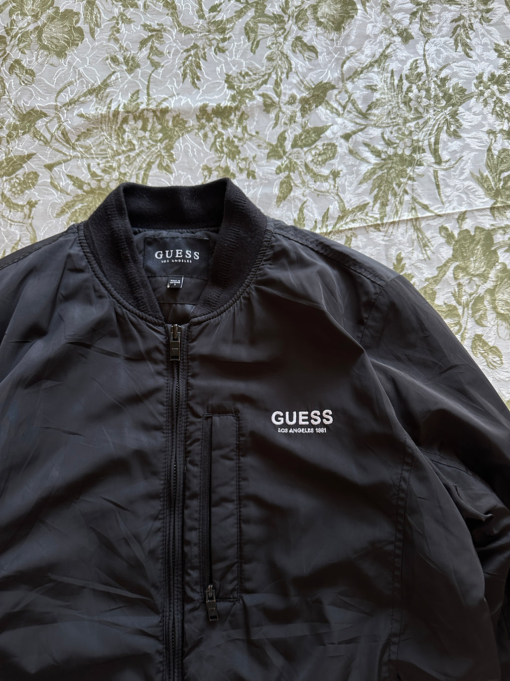 Guess — Bomber Jacket, Talla S