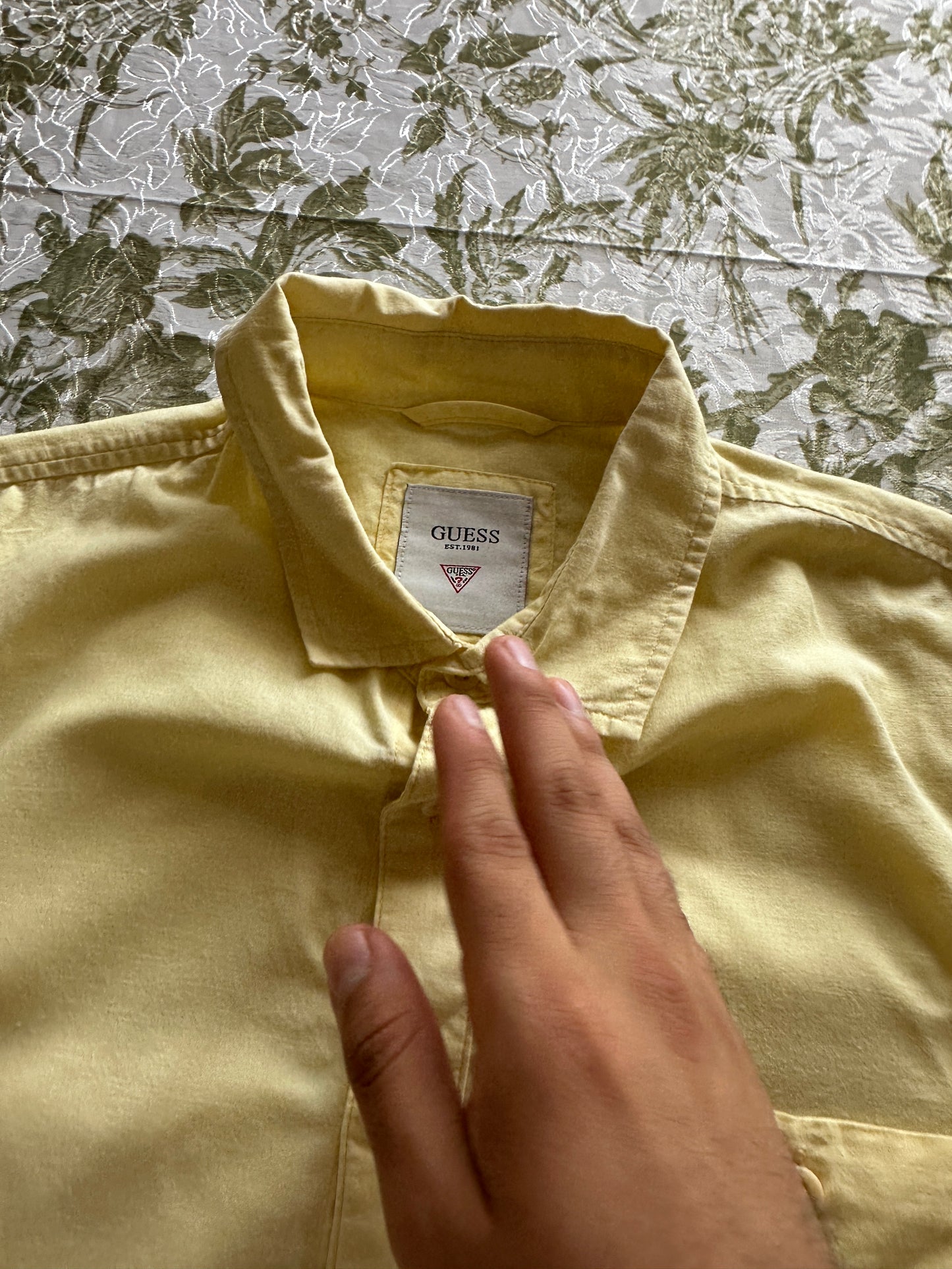 Guess - M