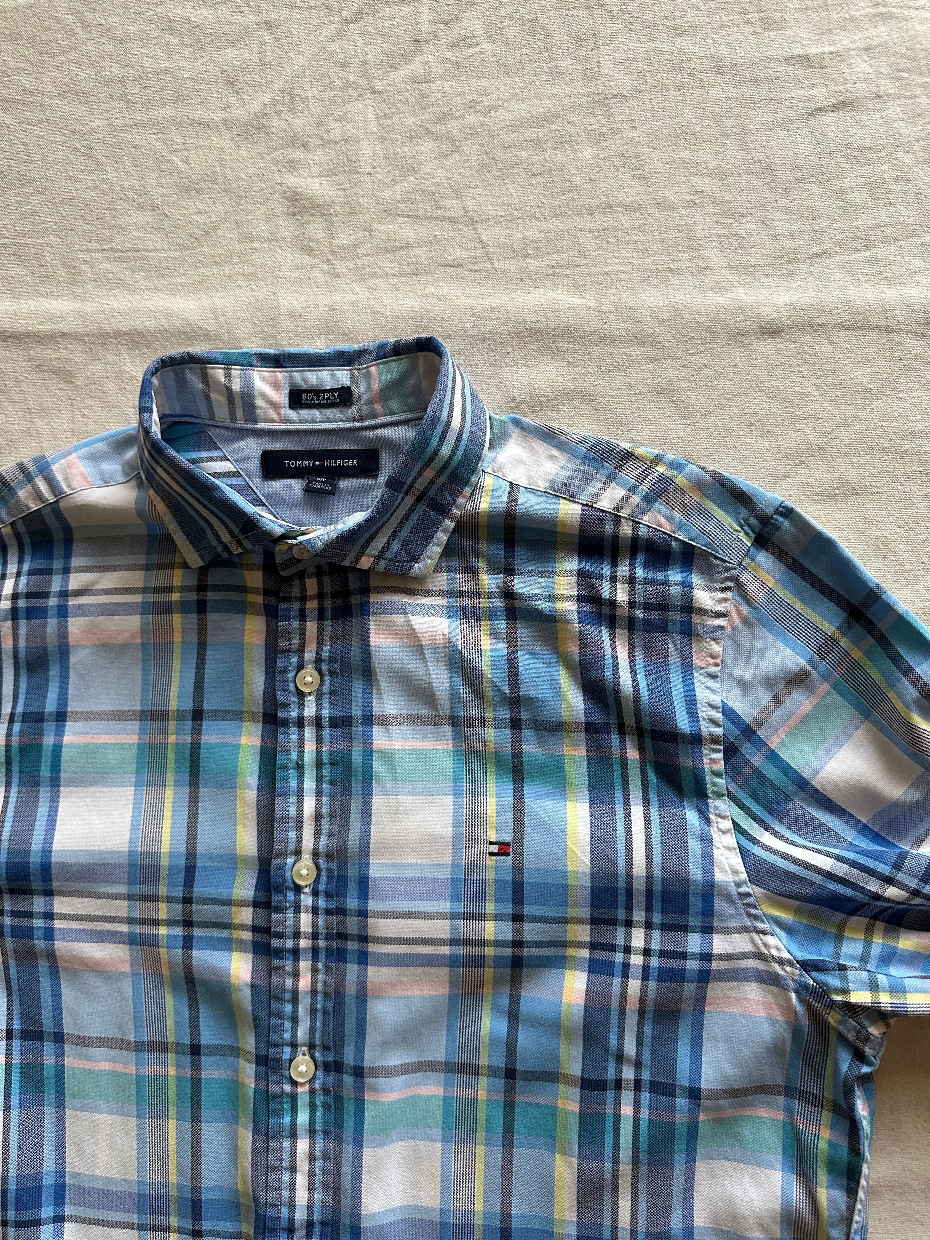 1. Tommy Hilfiger — Camisa Cuadros Azules, Talla S