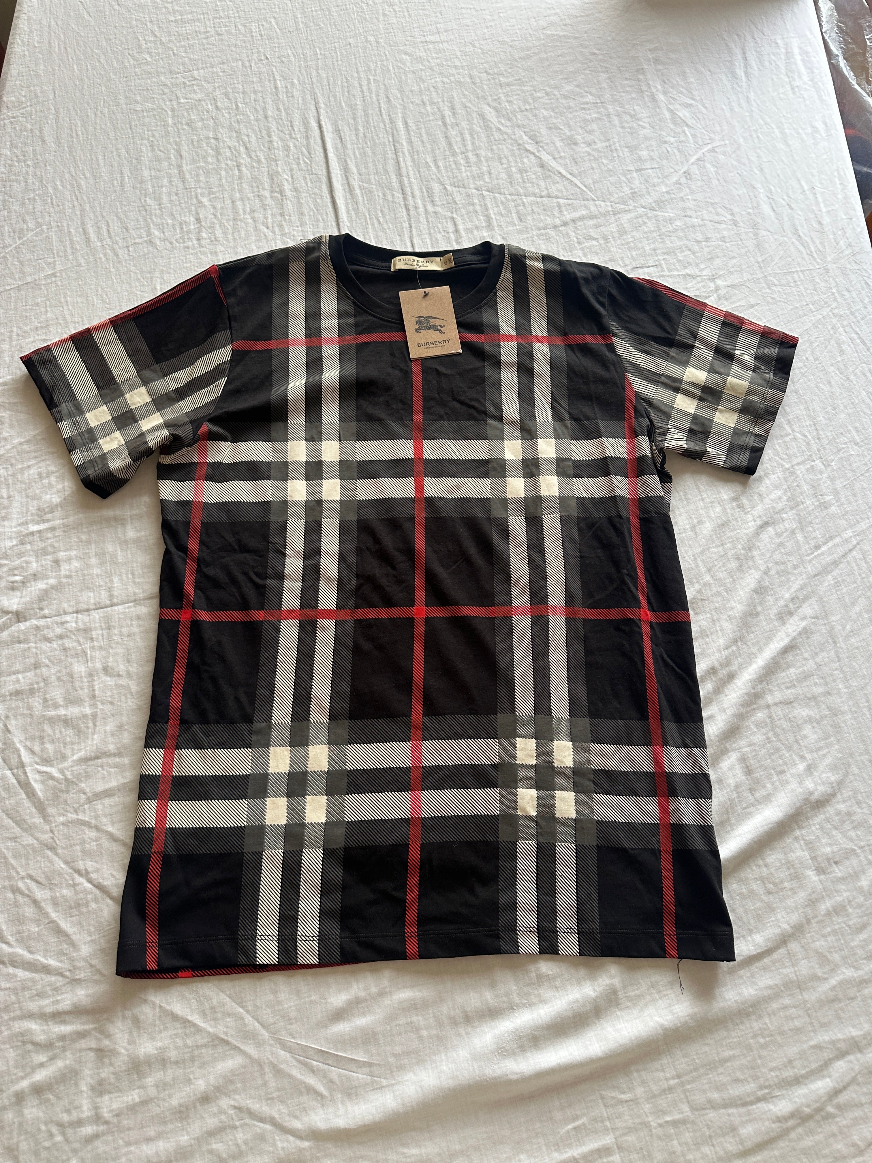 Burberry — Polo Negro, Talla S
