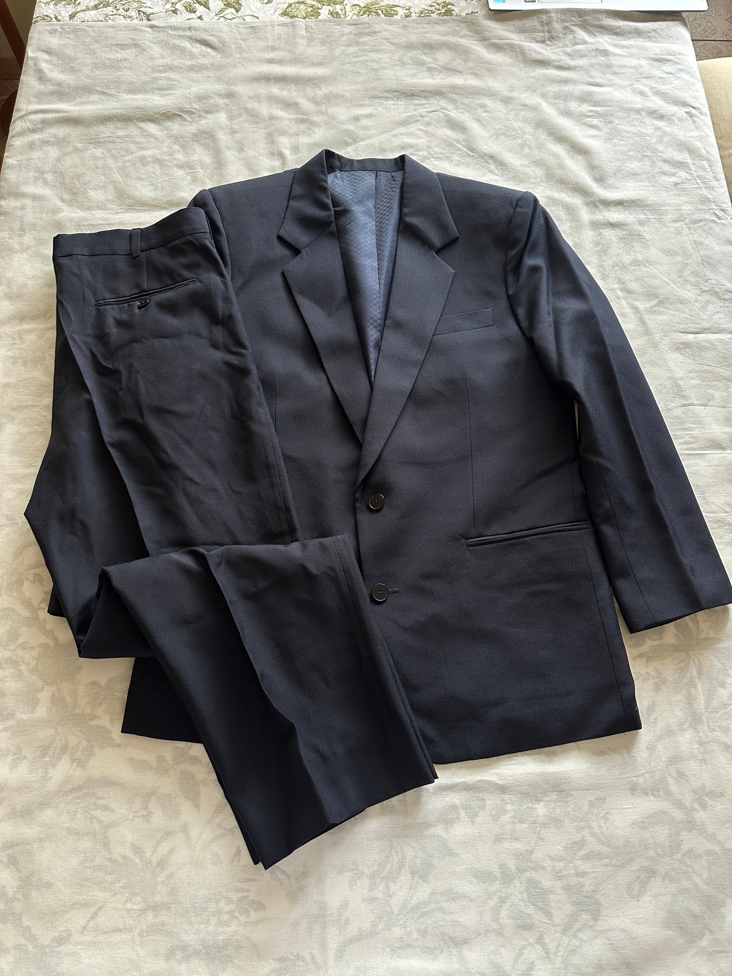 Suit - L