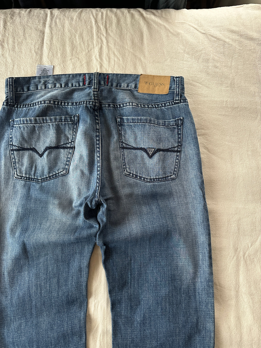 Guess — Slim Straight, Talla 34