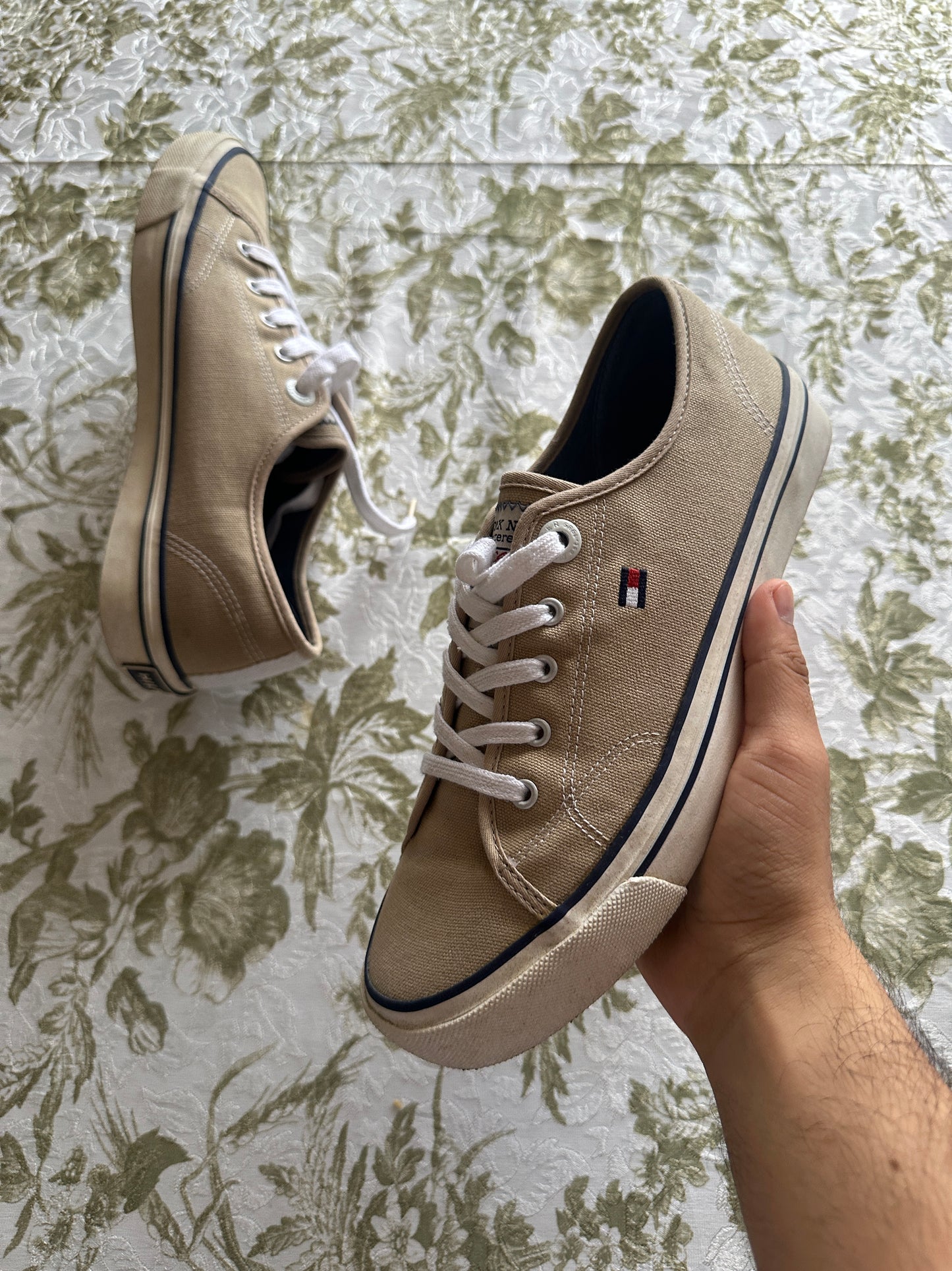 Tommy Hilfiger - T43