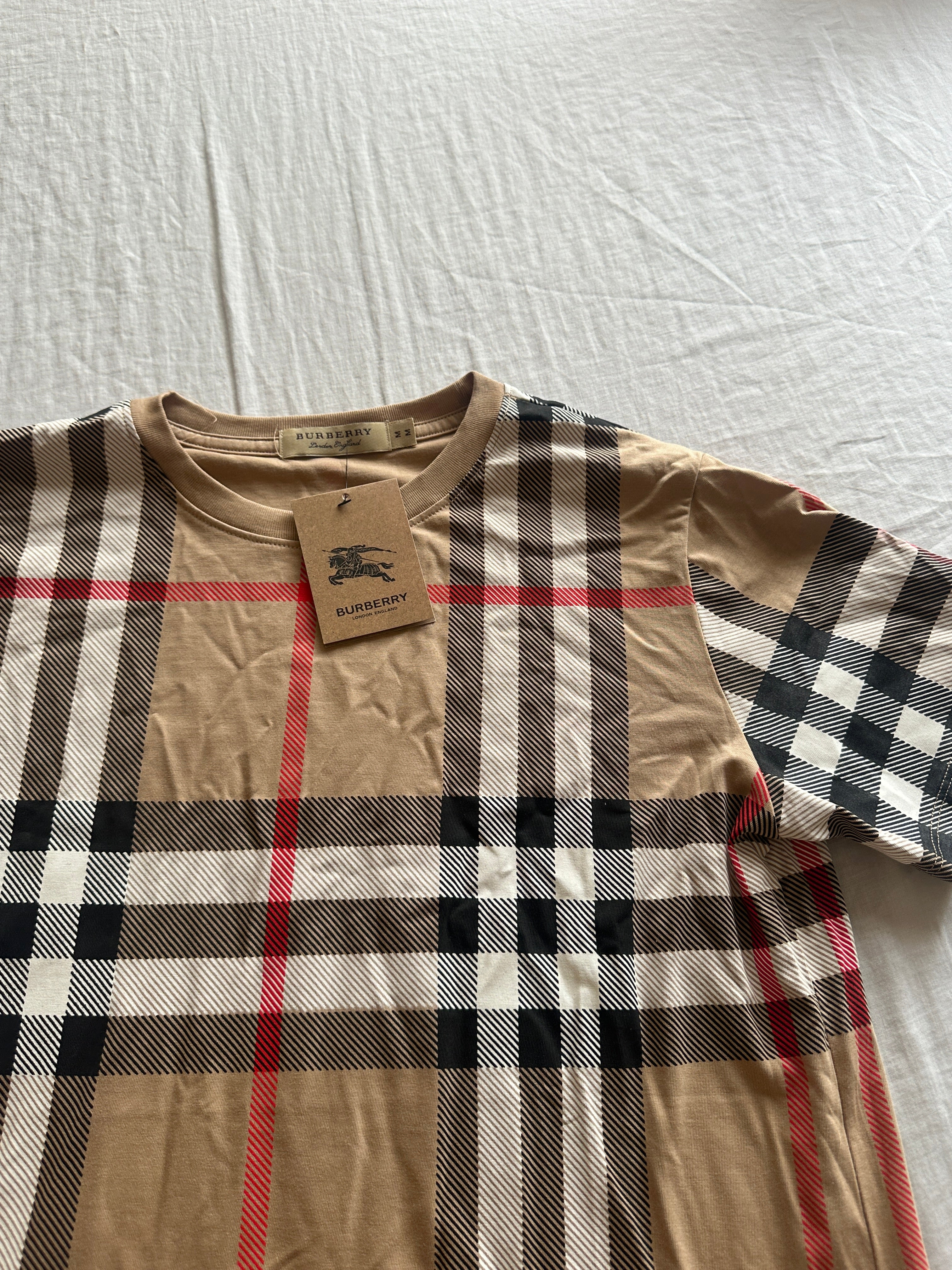 Burberry — Polo Beige, Talla M