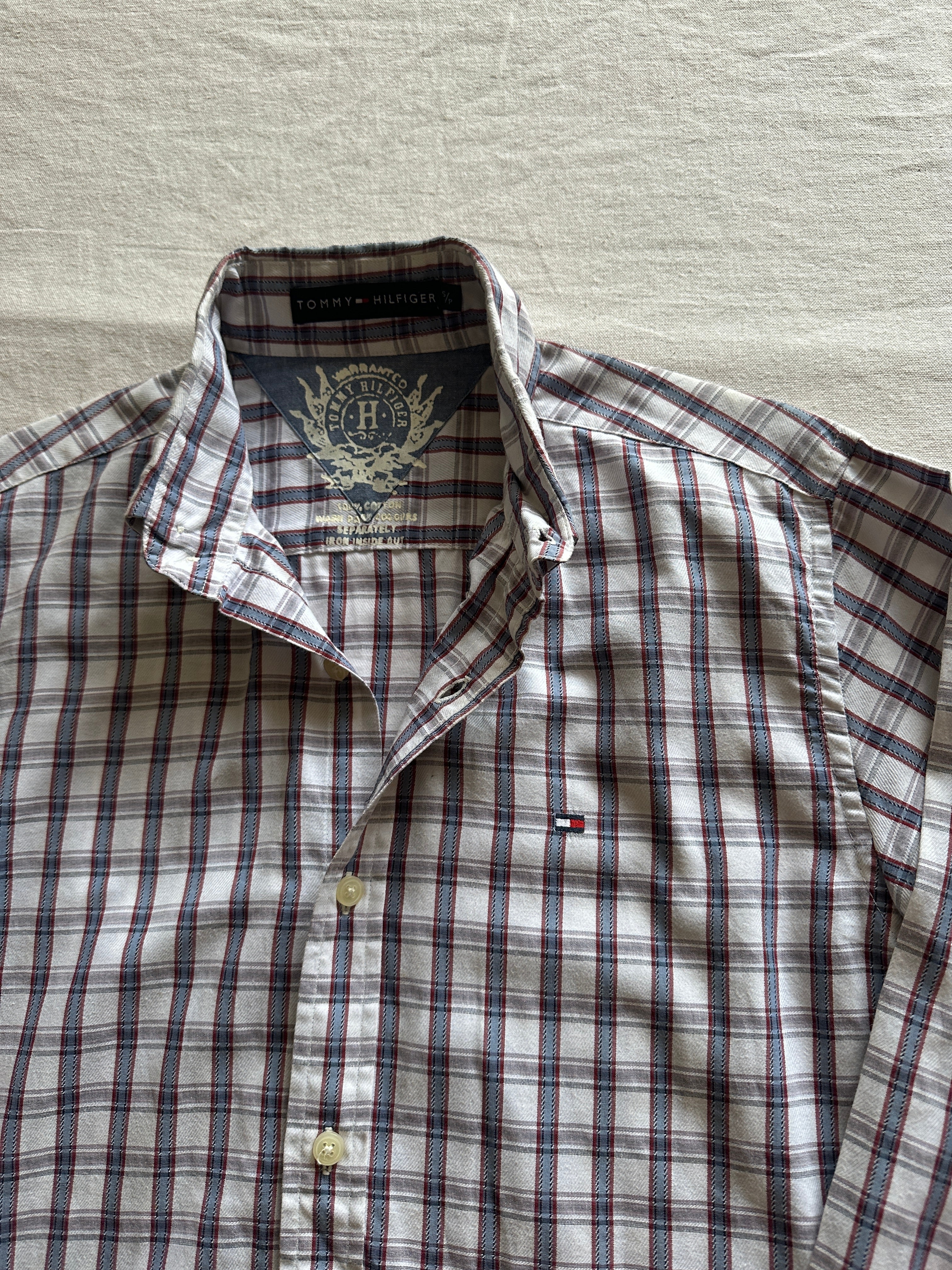 1. Tommy Hilfiger — Camisa Cuadros, Talla S
