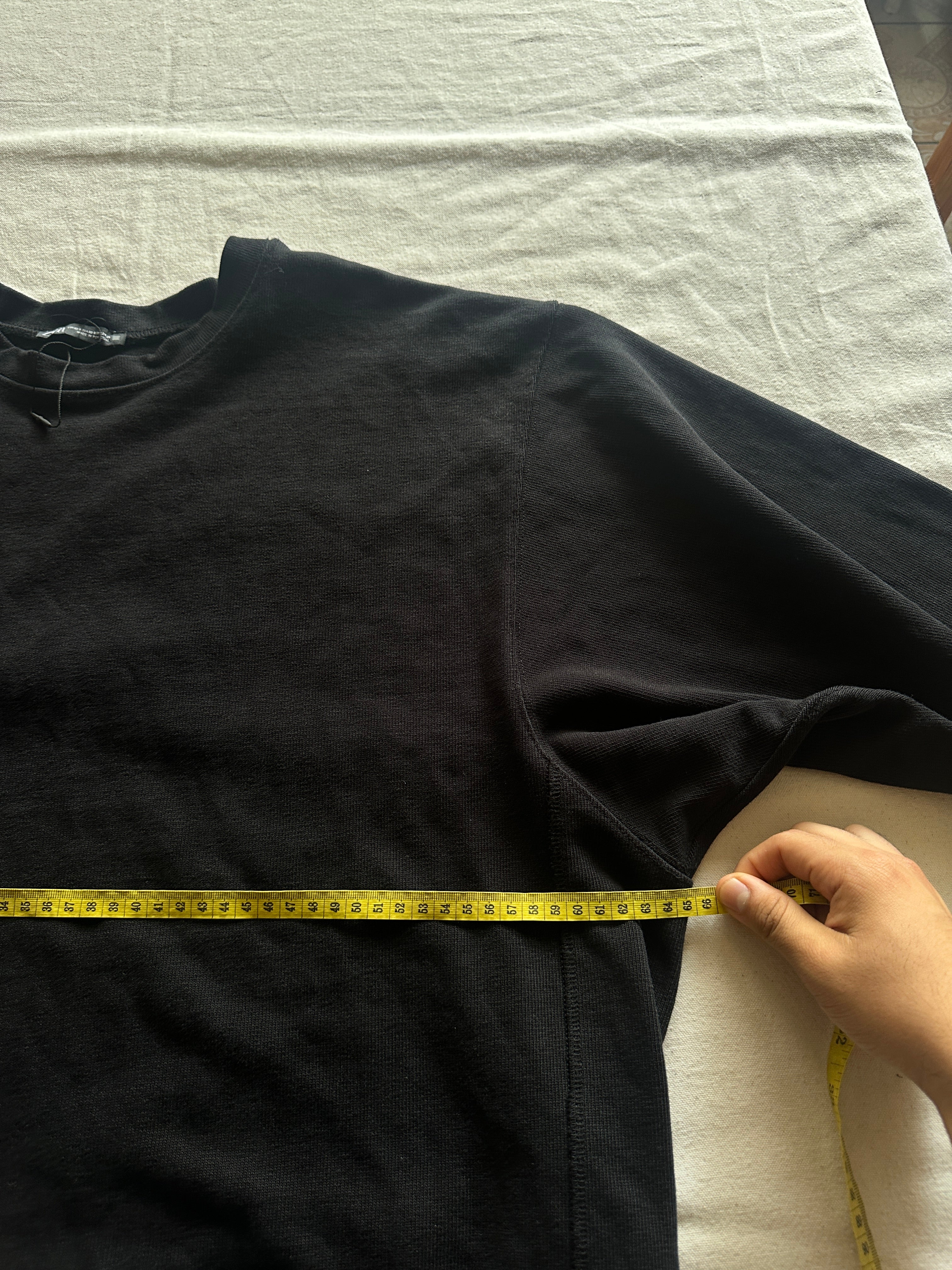 Zara — Crewneck Negro, Talla XS