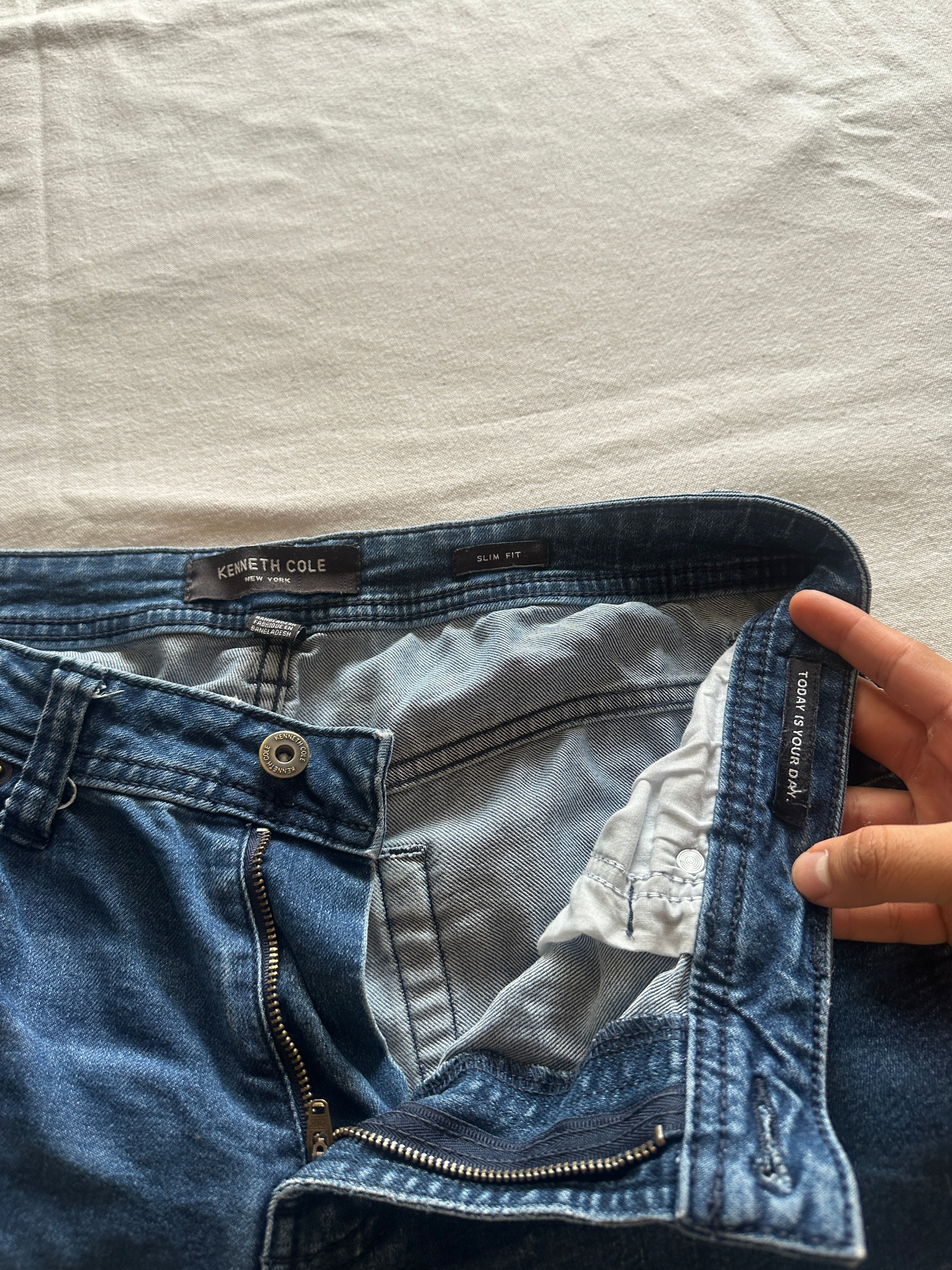 Kenneth Cole — Jean Slimfit, Talla 32
