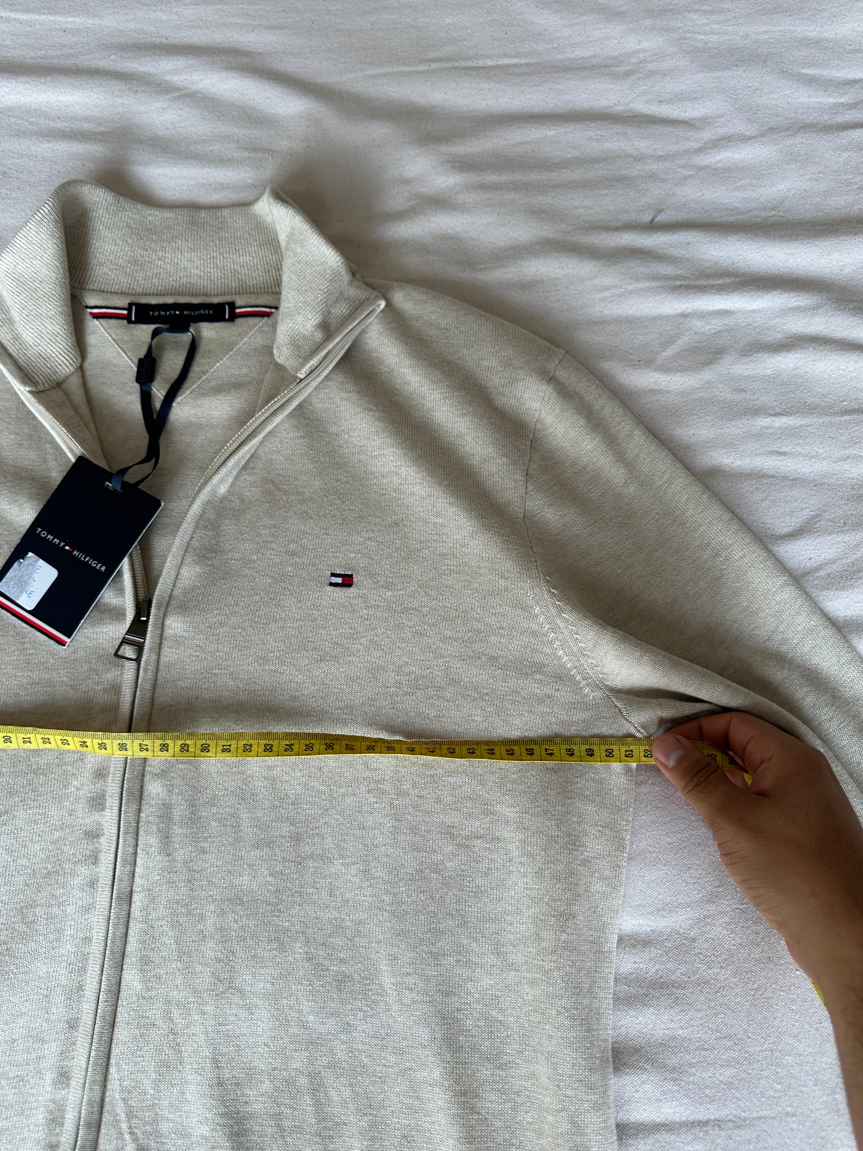 Tommy Hilfiger — Talla M