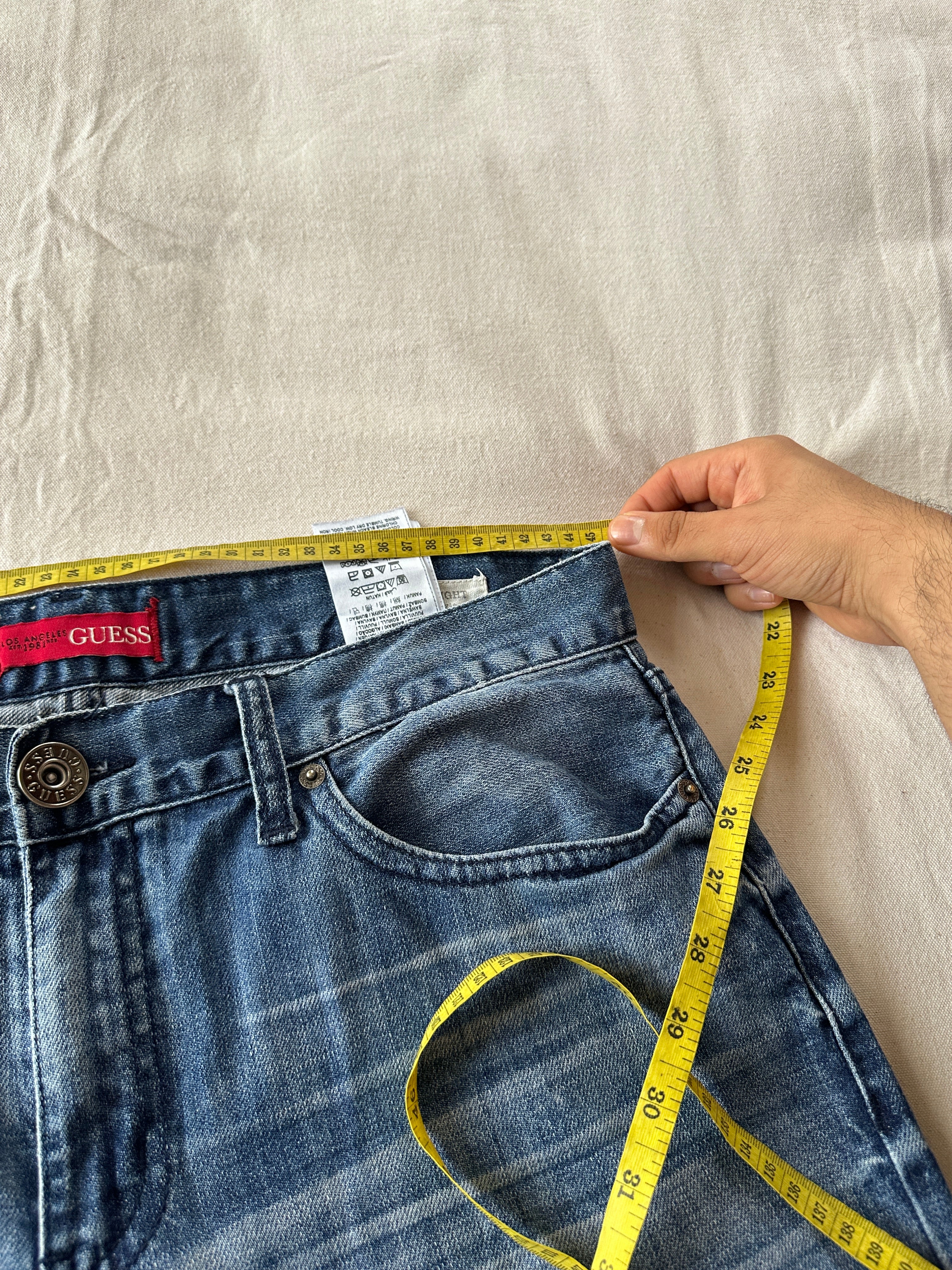 Guess — Slim Straight, Talla 34