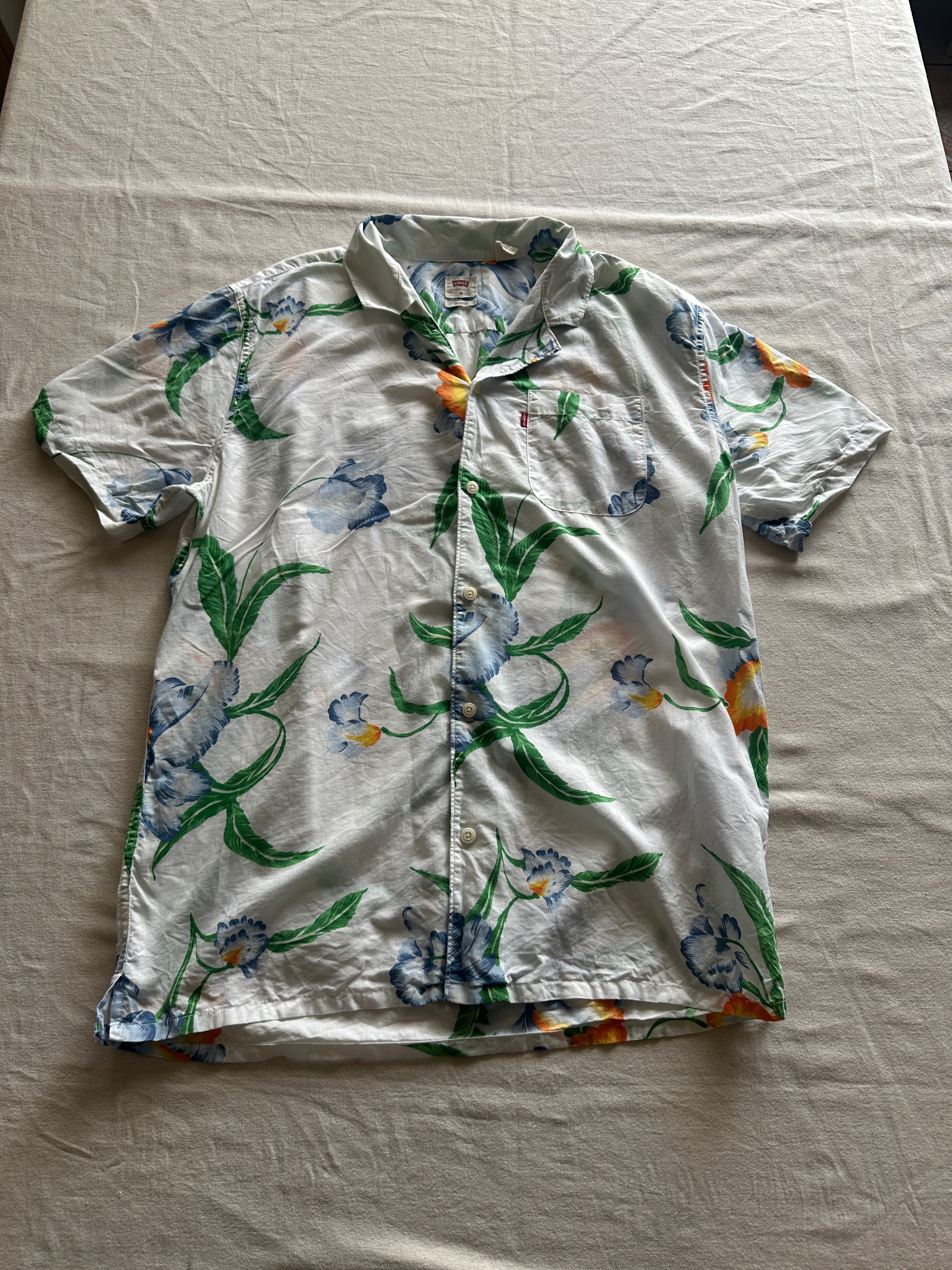 Levi’s — Camisa Cuello Cubano, Talla M