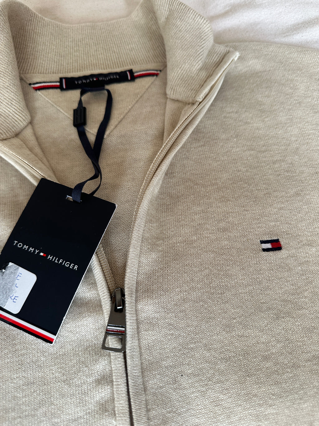 Tommy Hilfiger — Talla M