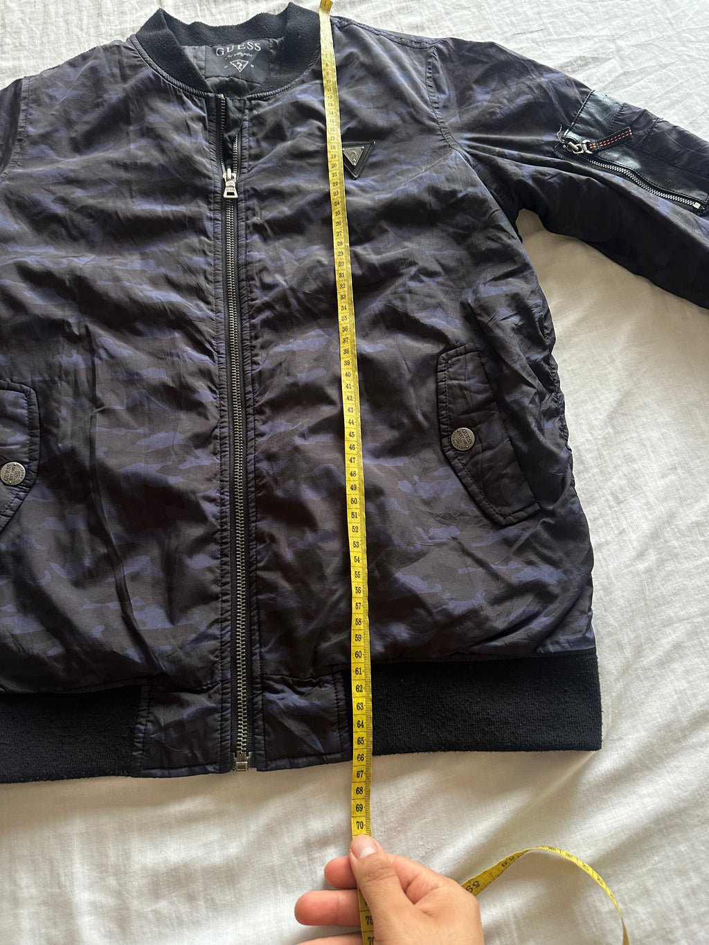 Guess — Bomber Jacket Camu, Talla S