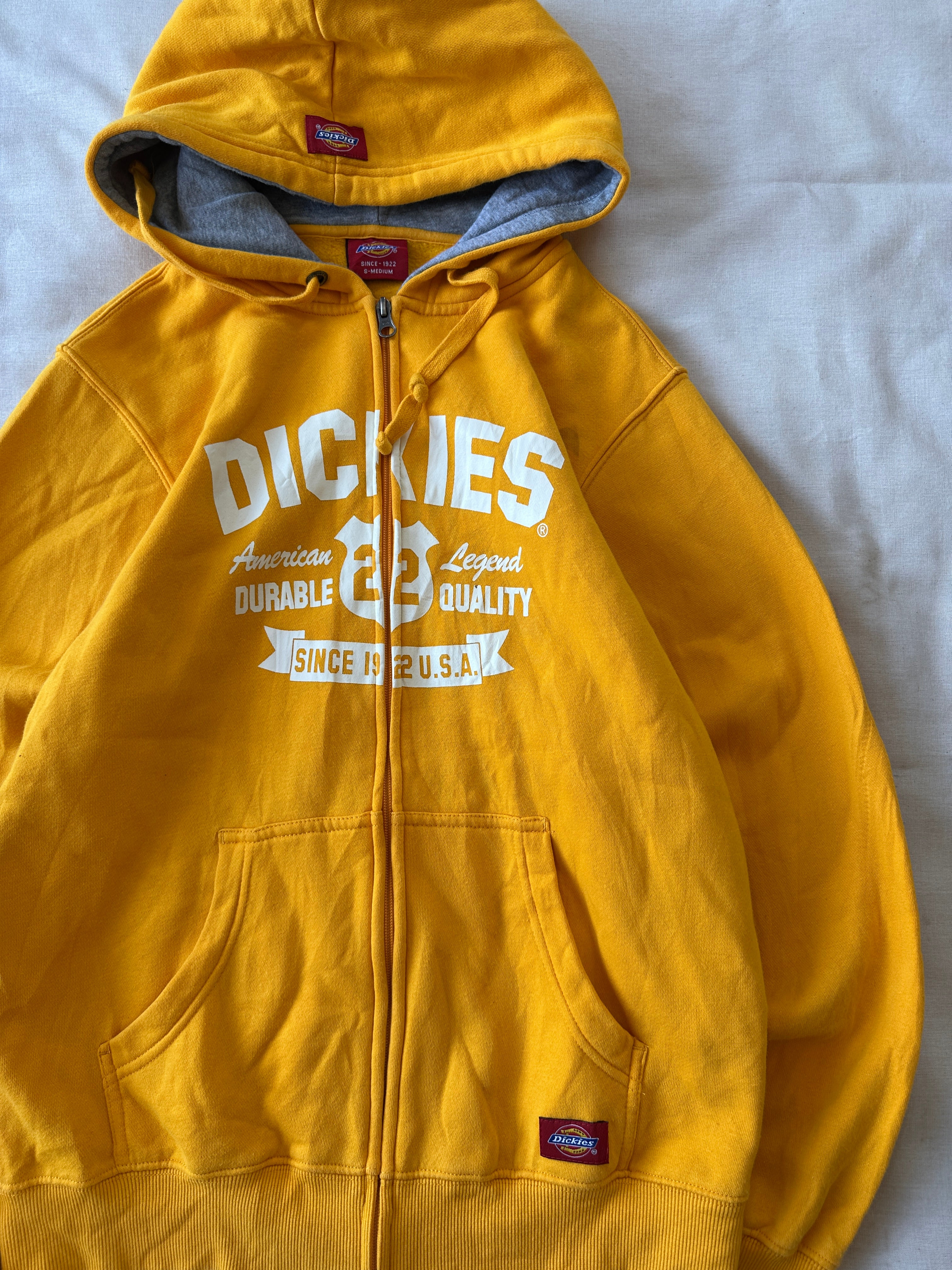 Dickies — Casaca Amarilla, Talla S