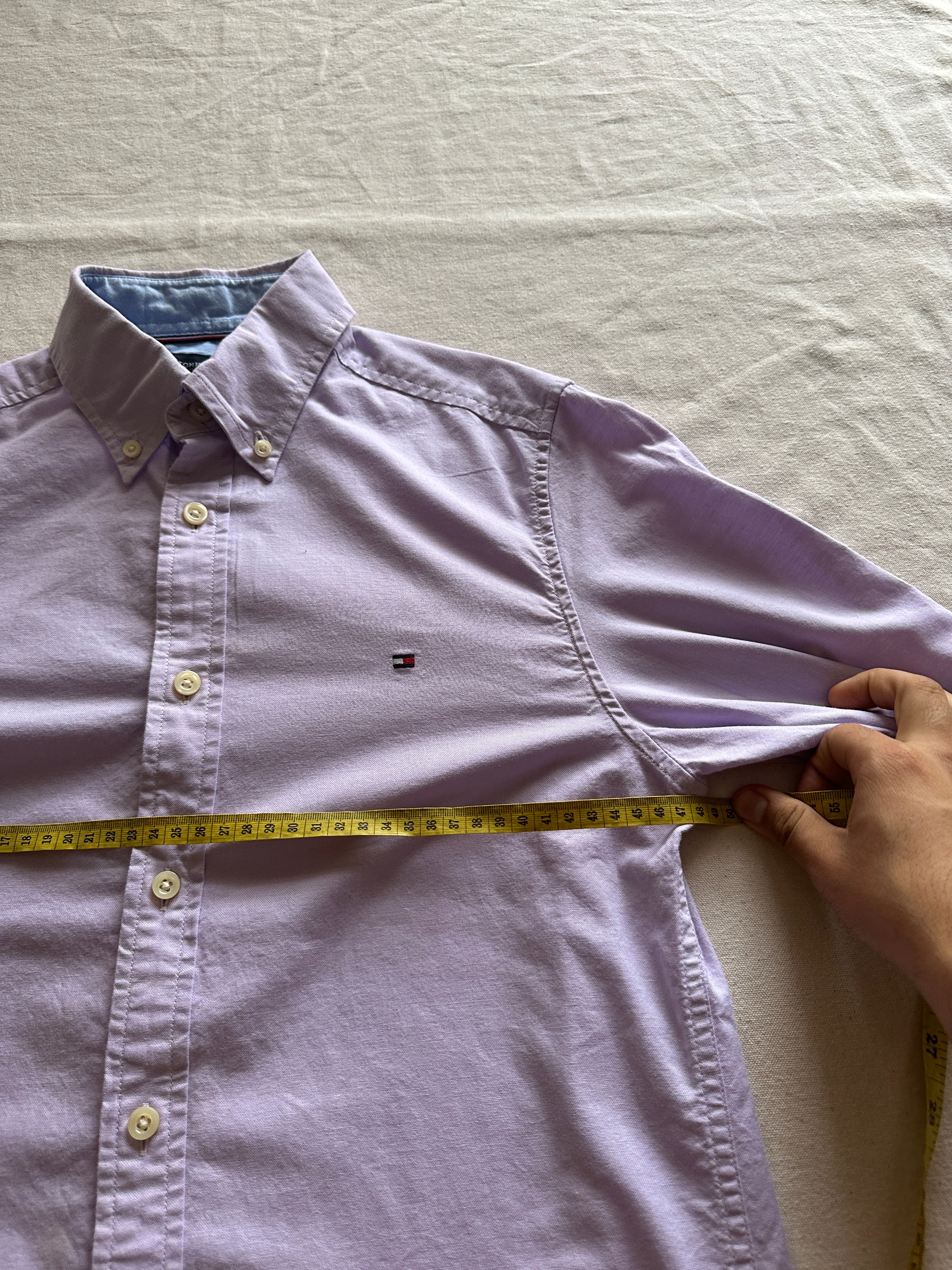 1. Tommy Hilfiger — Camisa Morada Claro, Talla XS