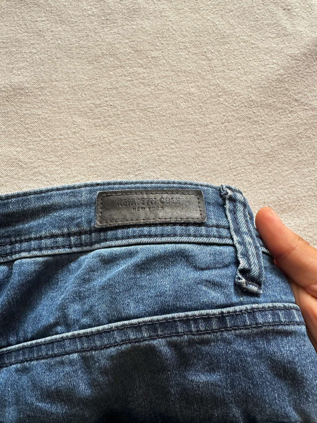 Kenneth Cole — Jean Slimfit, Talla 32