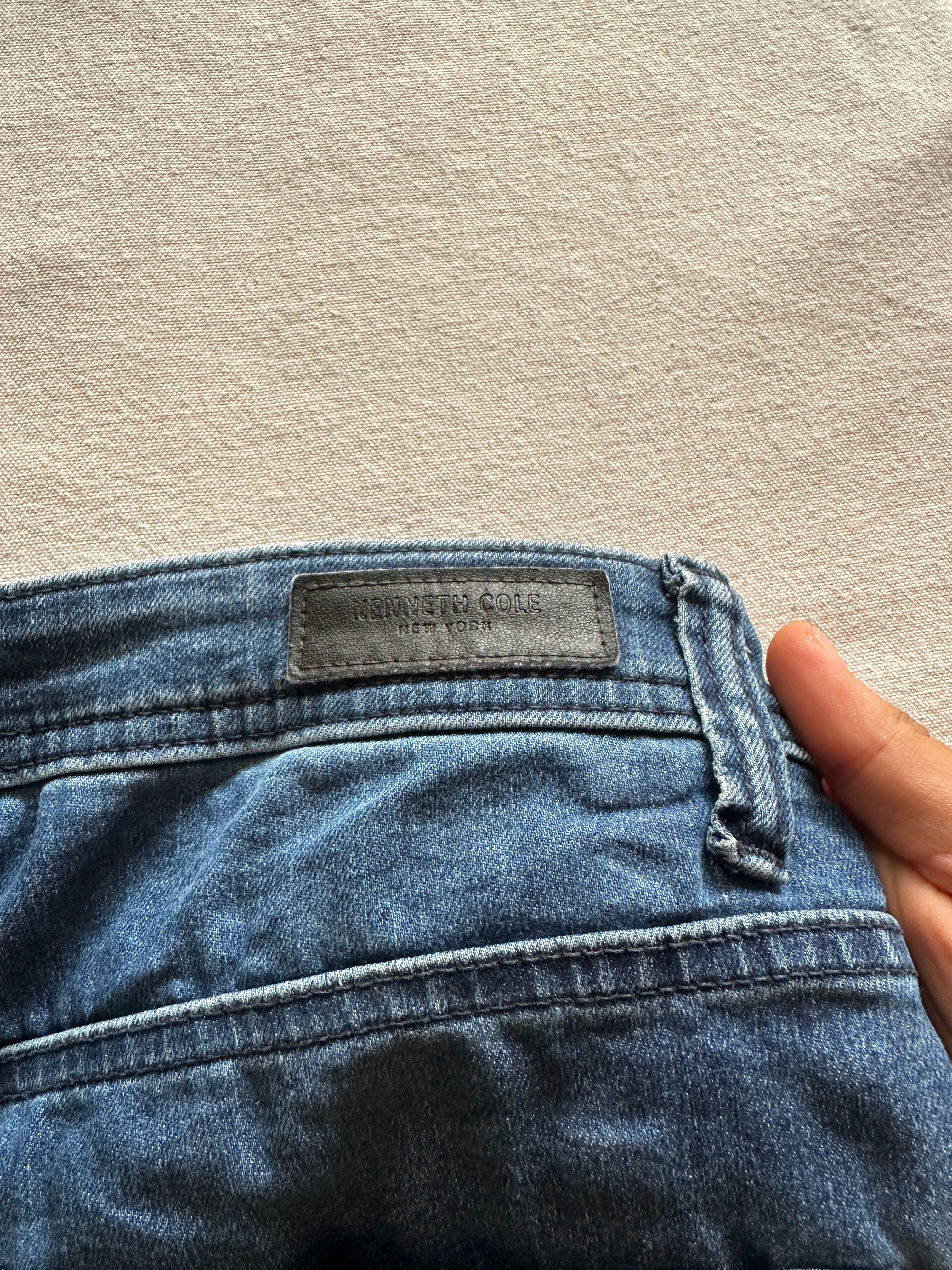 Kenneth Cole — Jean Slimfit, Talla 32
