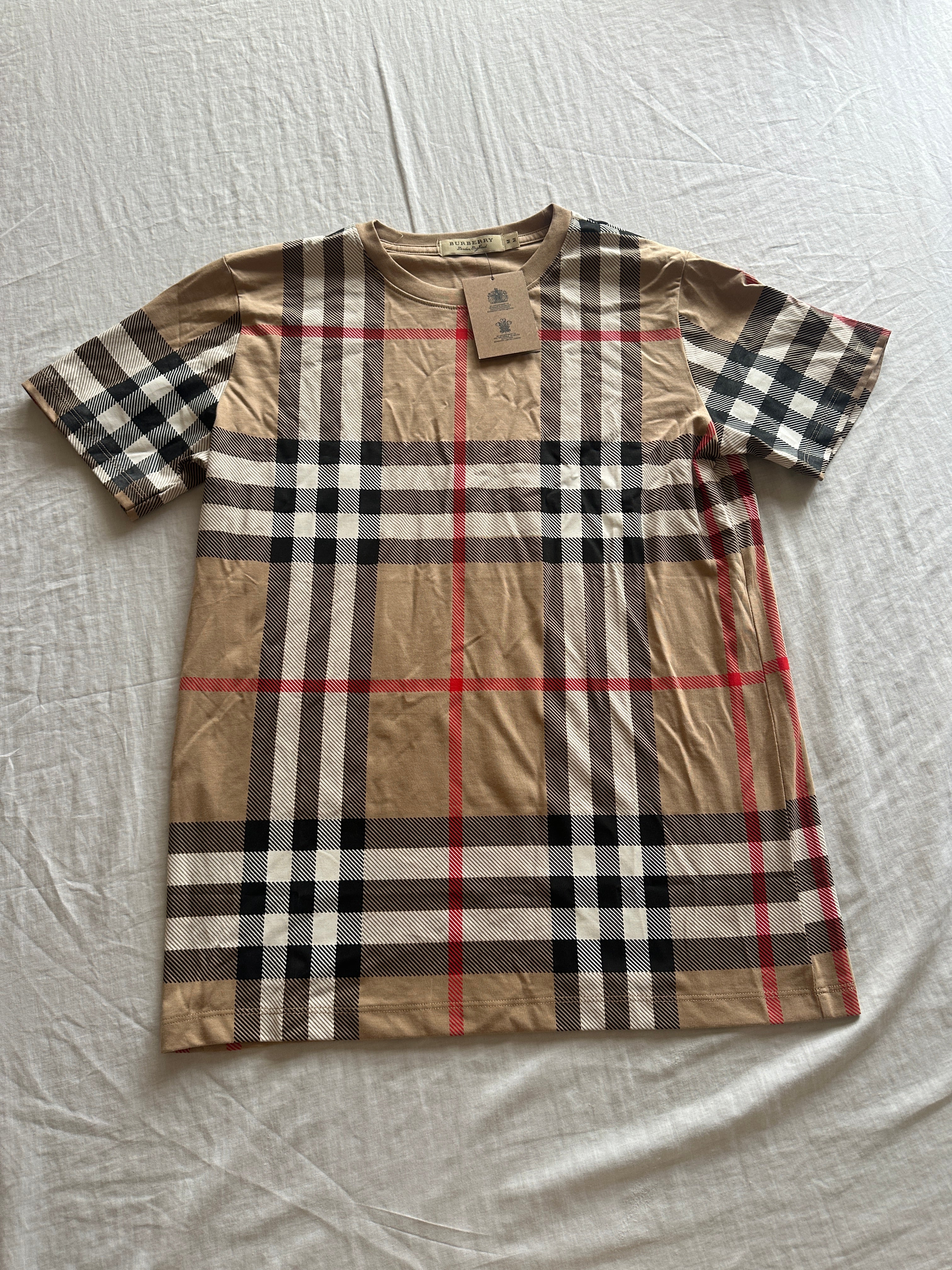 Burberry — Polo Beige, Talla M