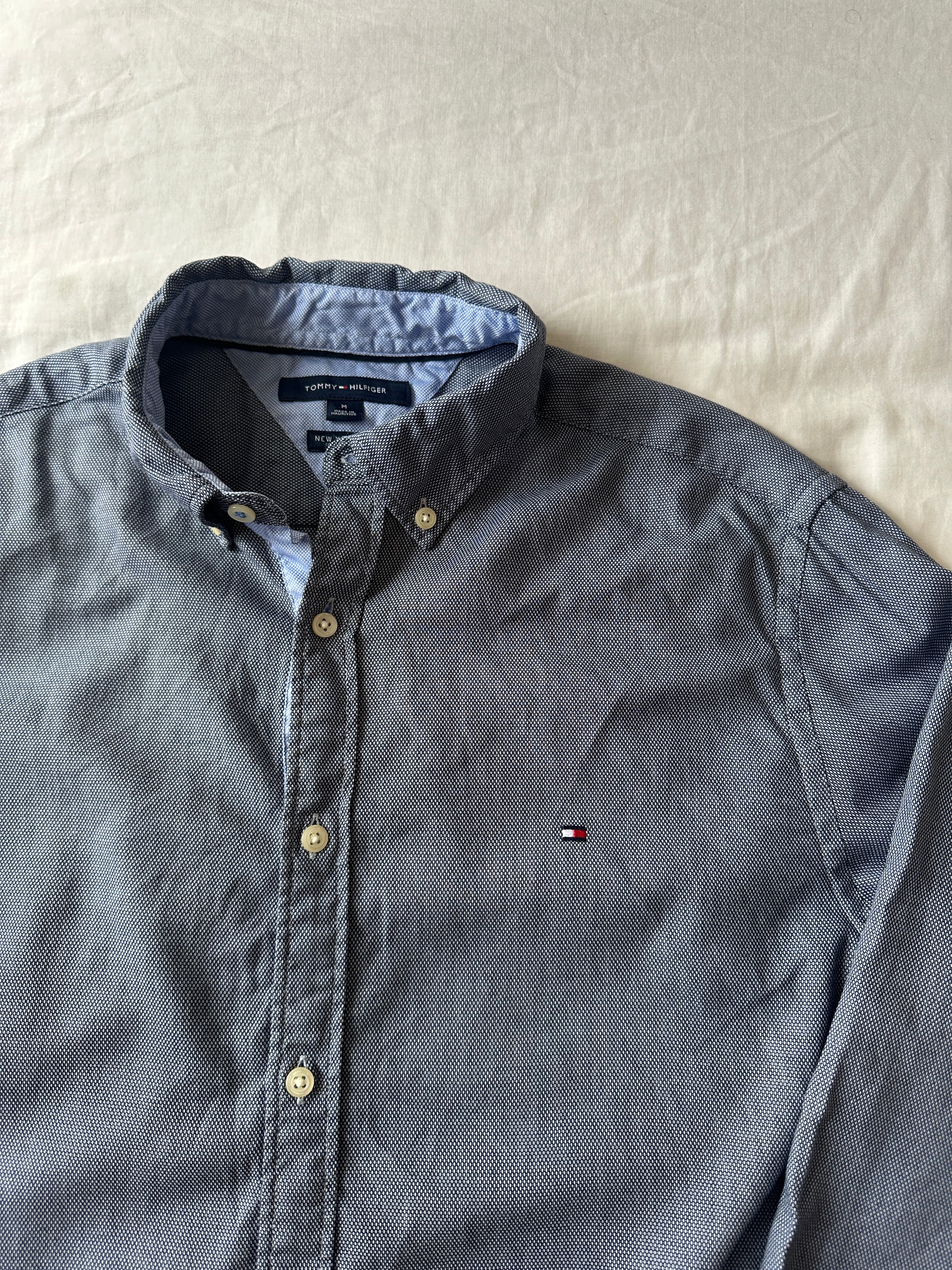 1. Tommy Hilfiger — Camisa Long Sleeve, Talla M