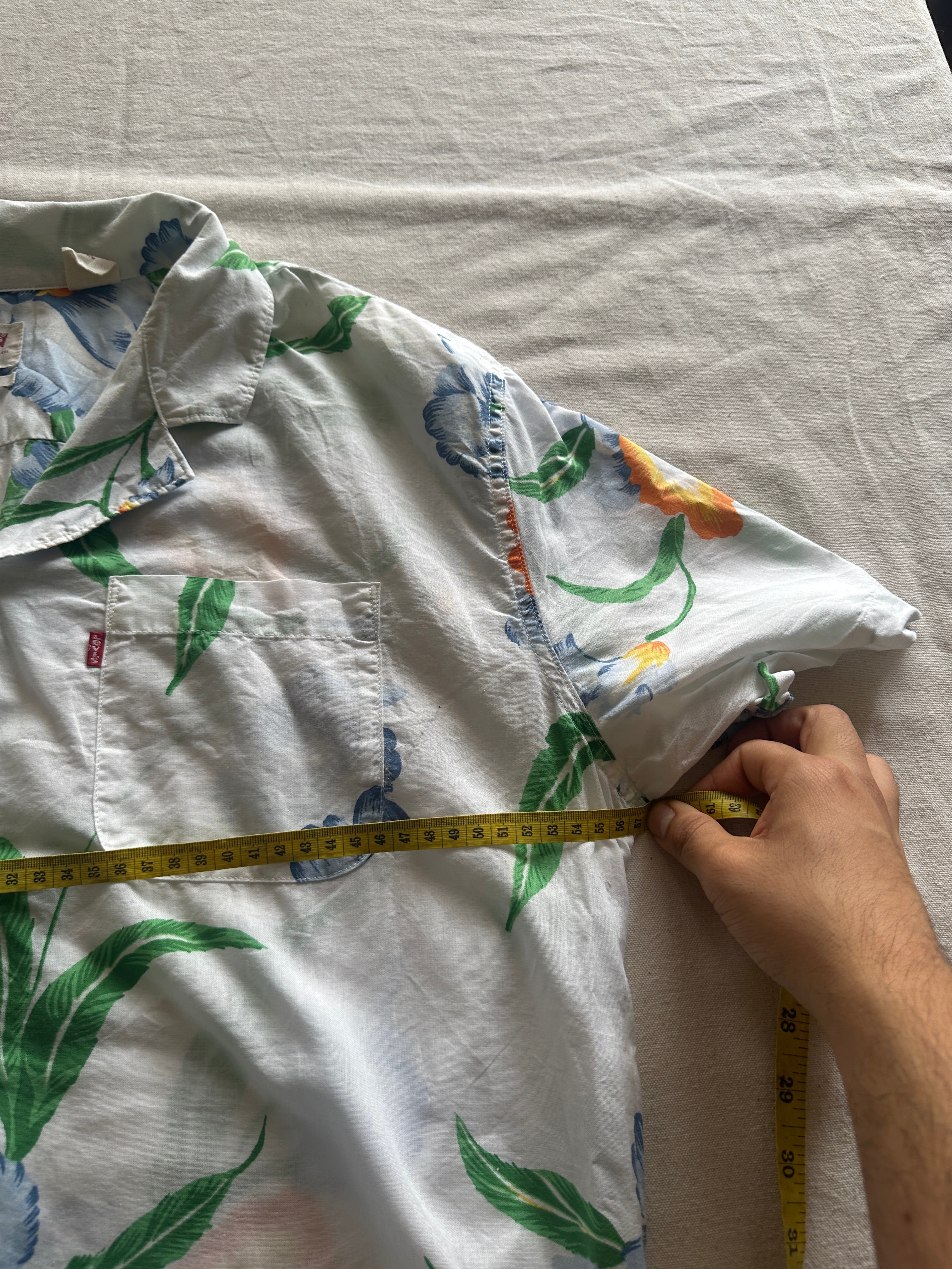 Levi’s — Camisa Cuello Cubano, Talla M